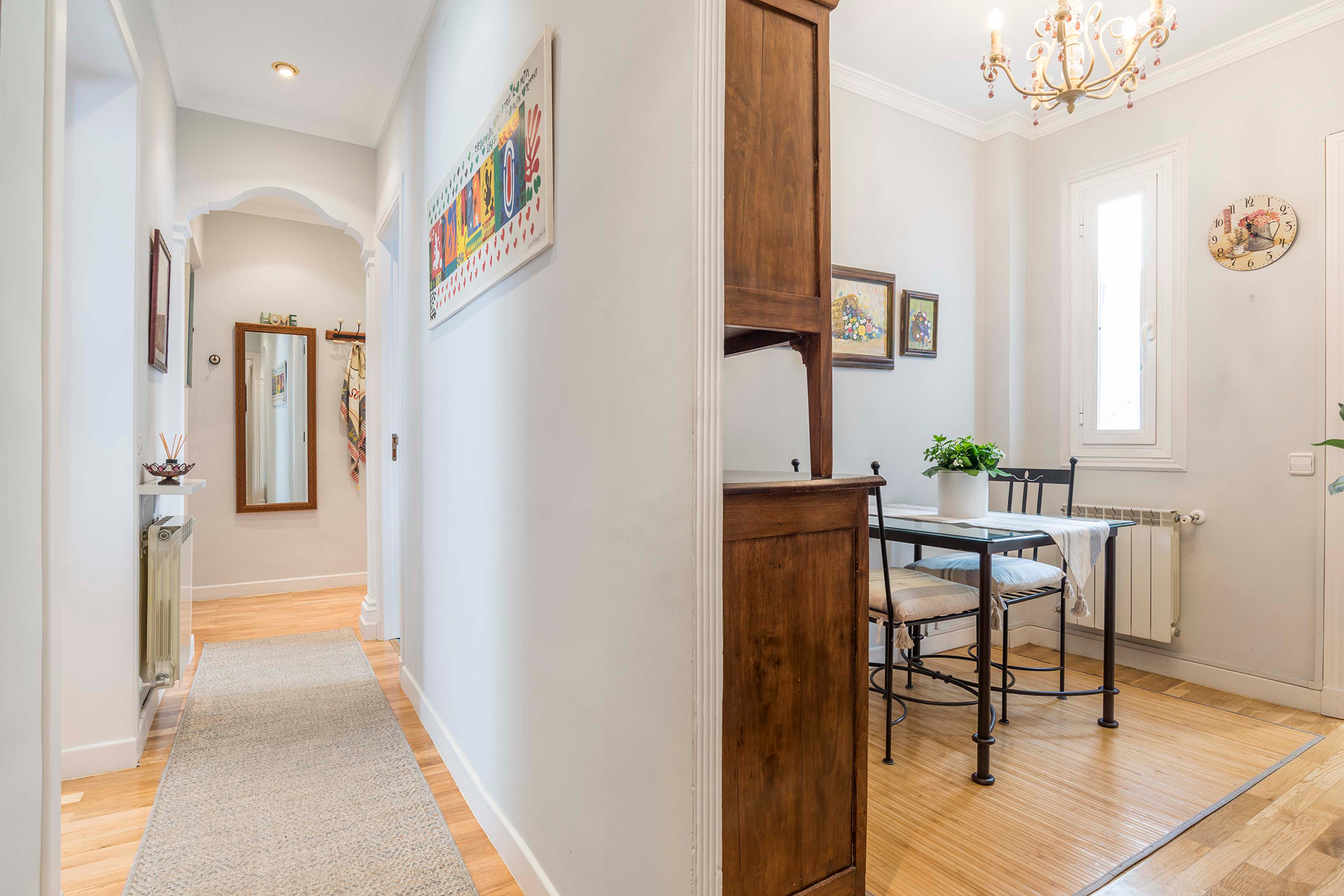  Exterior apartment in Trafalgar with four street-facing balconies - 物件實景