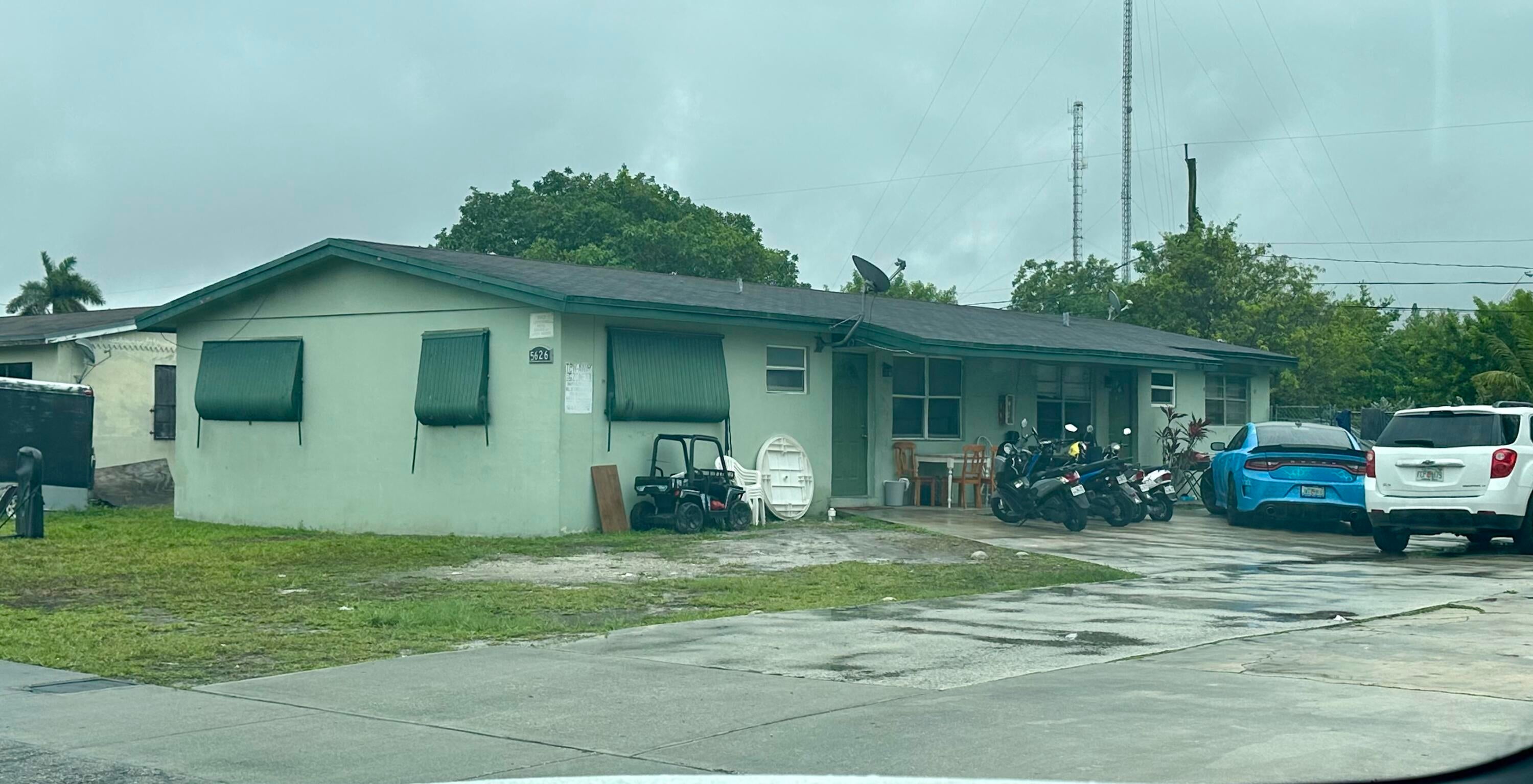 27th St, West Park, FL 33023