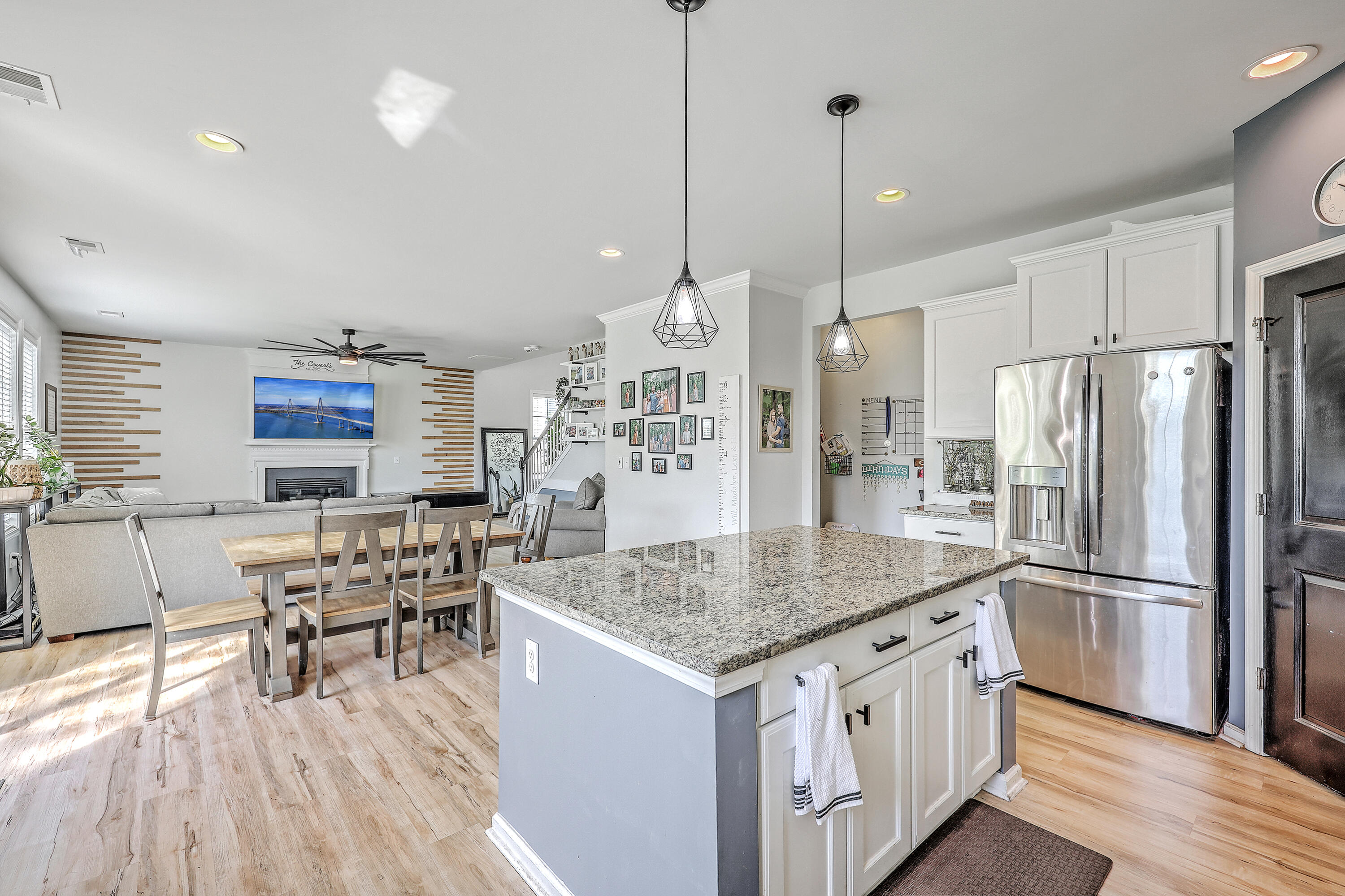 Hanahan, South Carolina, 29410, United States, 5 Bedrooms Bedrooms, ,3 BathroomsBathrooms,Residential,For Sale,1938024
