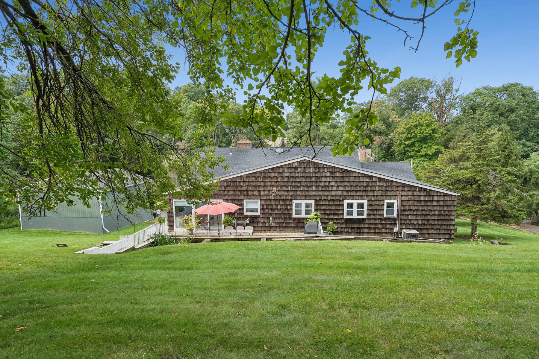 Raised Ranch offers Charm and a Neat Aesthetic - 物件實景