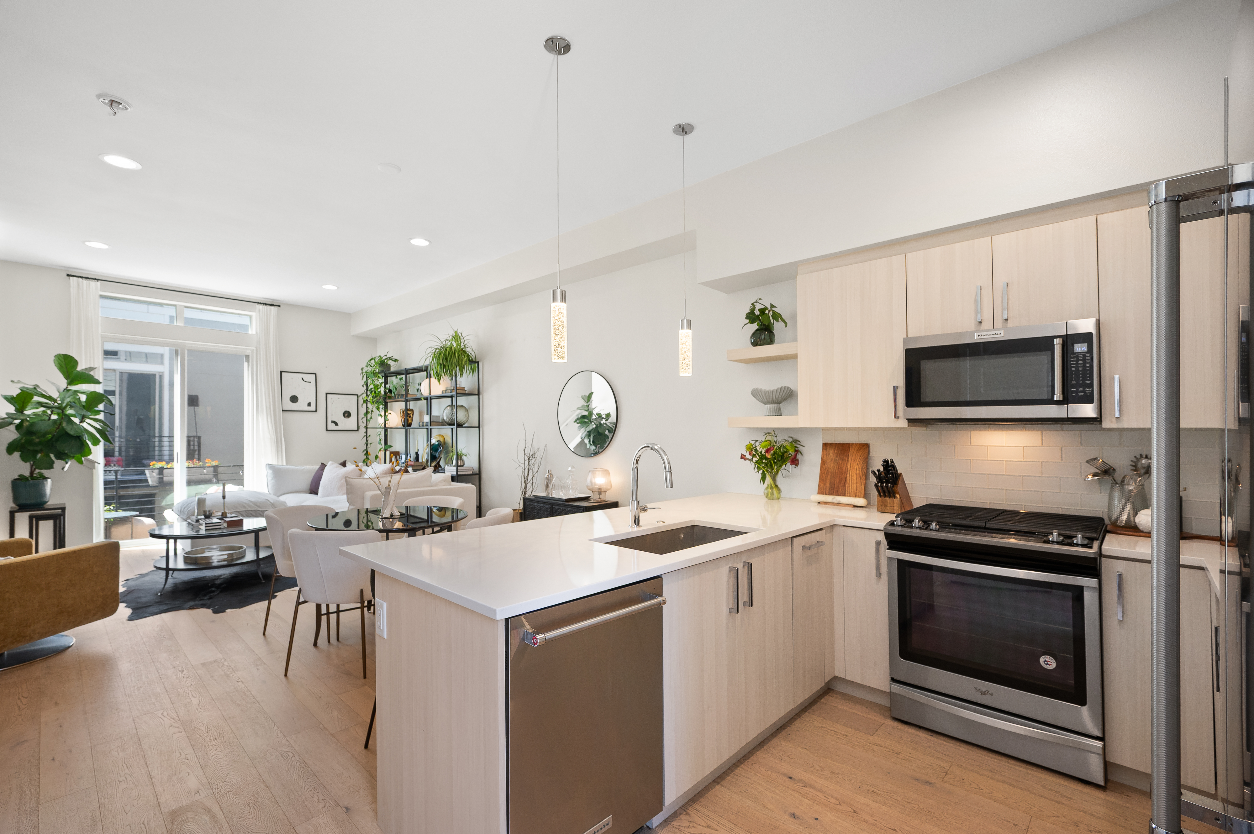  Modern Townhome In Contemporary Enclave - 物件實景