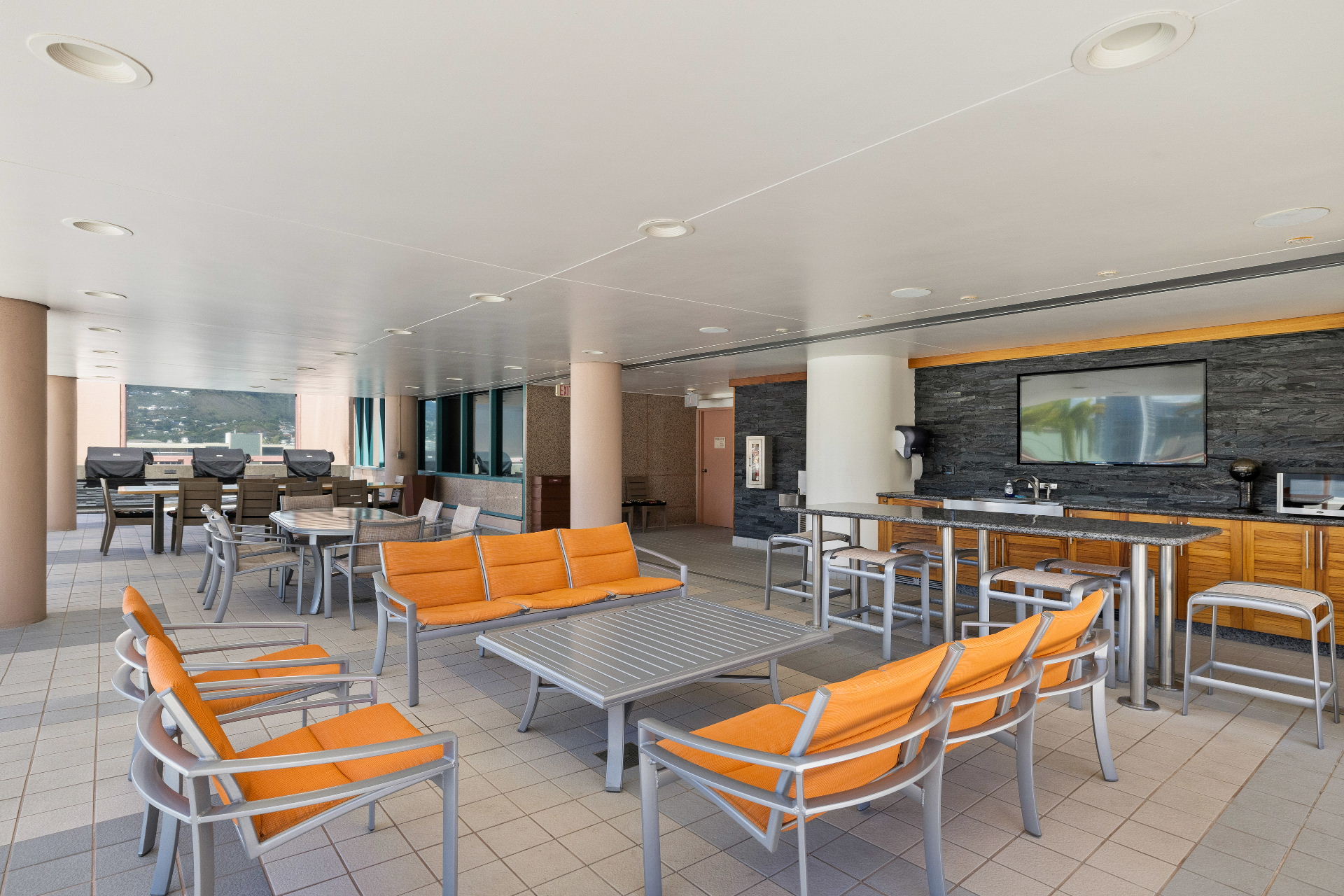 Honolulu, Hawaii, 96815, United States, 3 Bedrooms Bedrooms, ,3 BathroomsBathrooms,Residential,For Sale,1983935