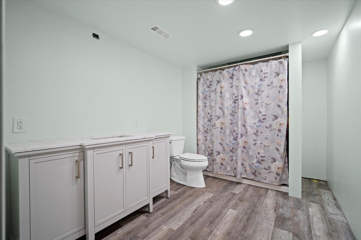 Saunemin, Illinois, 61769, United States, 4 Bedrooms Bedrooms, ,4 BathroomsBathrooms,Residential,For Sale,1958383