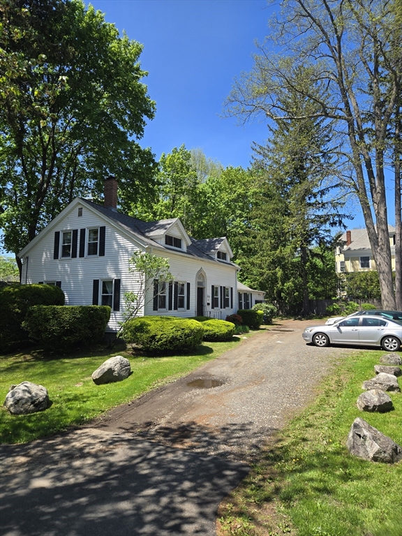 Amherst, Massachusetts, 01002, United States, 5 Bedrooms Bedrooms, ,2 BathroomsBathrooms,Residential,For Sale,1979386