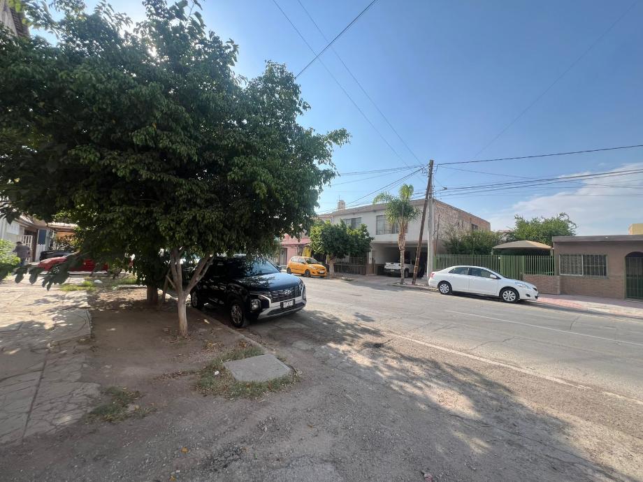 Torreón, Coahuila de Zaragoza, 27000, Mexico, 8 Bedrooms Bedrooms, ,5 BathroomsBathrooms,Residential,For Sale,1859696