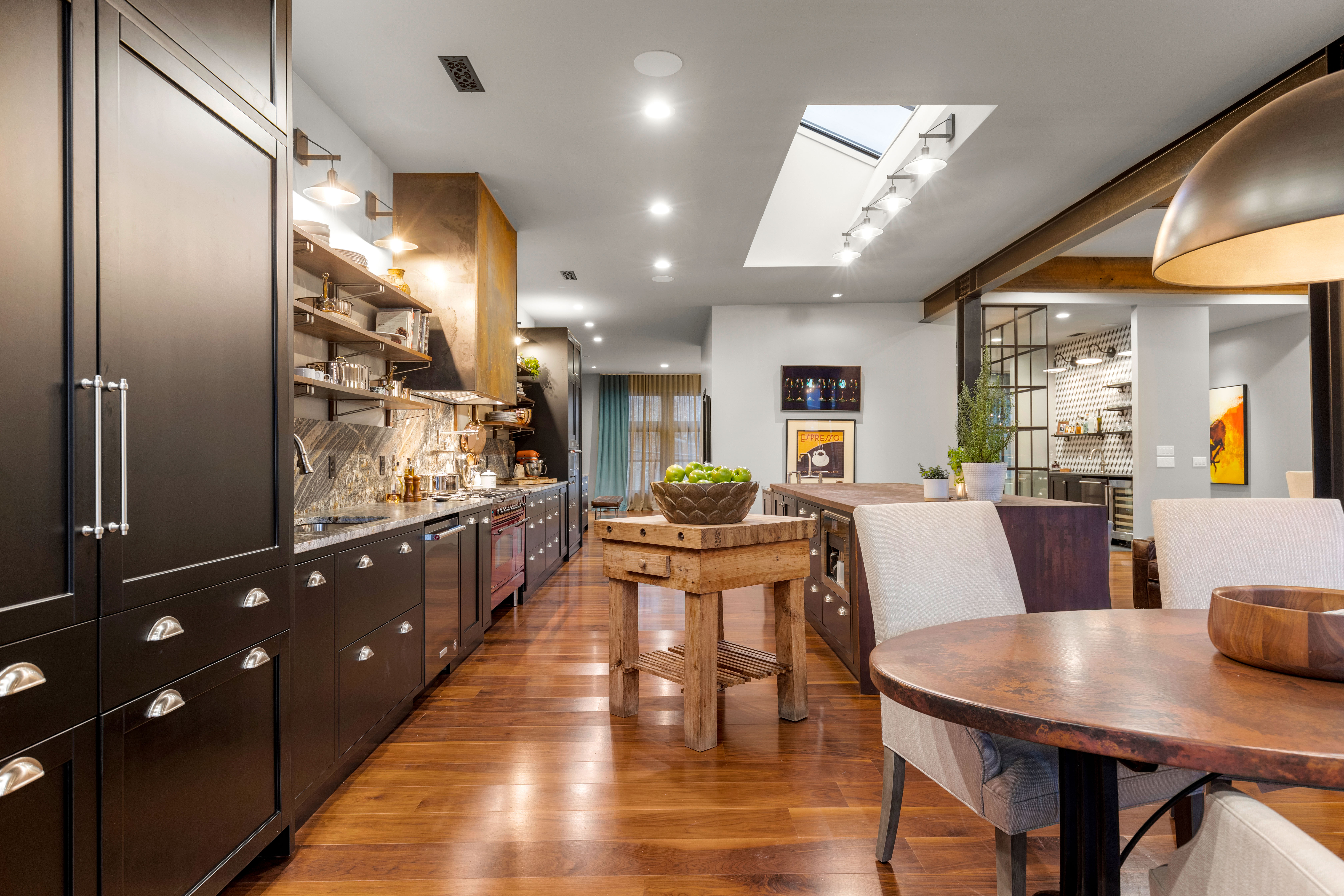  Discover this stunning & highly desirable property in the heart of the CWE - 物件實景