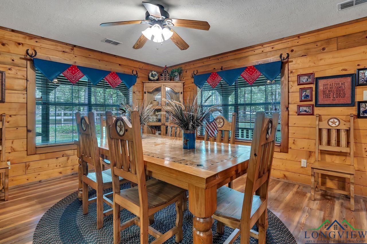 Marshall, Texas, 75672, United States, 3 Bedrooms Bedrooms, ,3 BathroomsBathrooms,Residential,For Sale,1906787