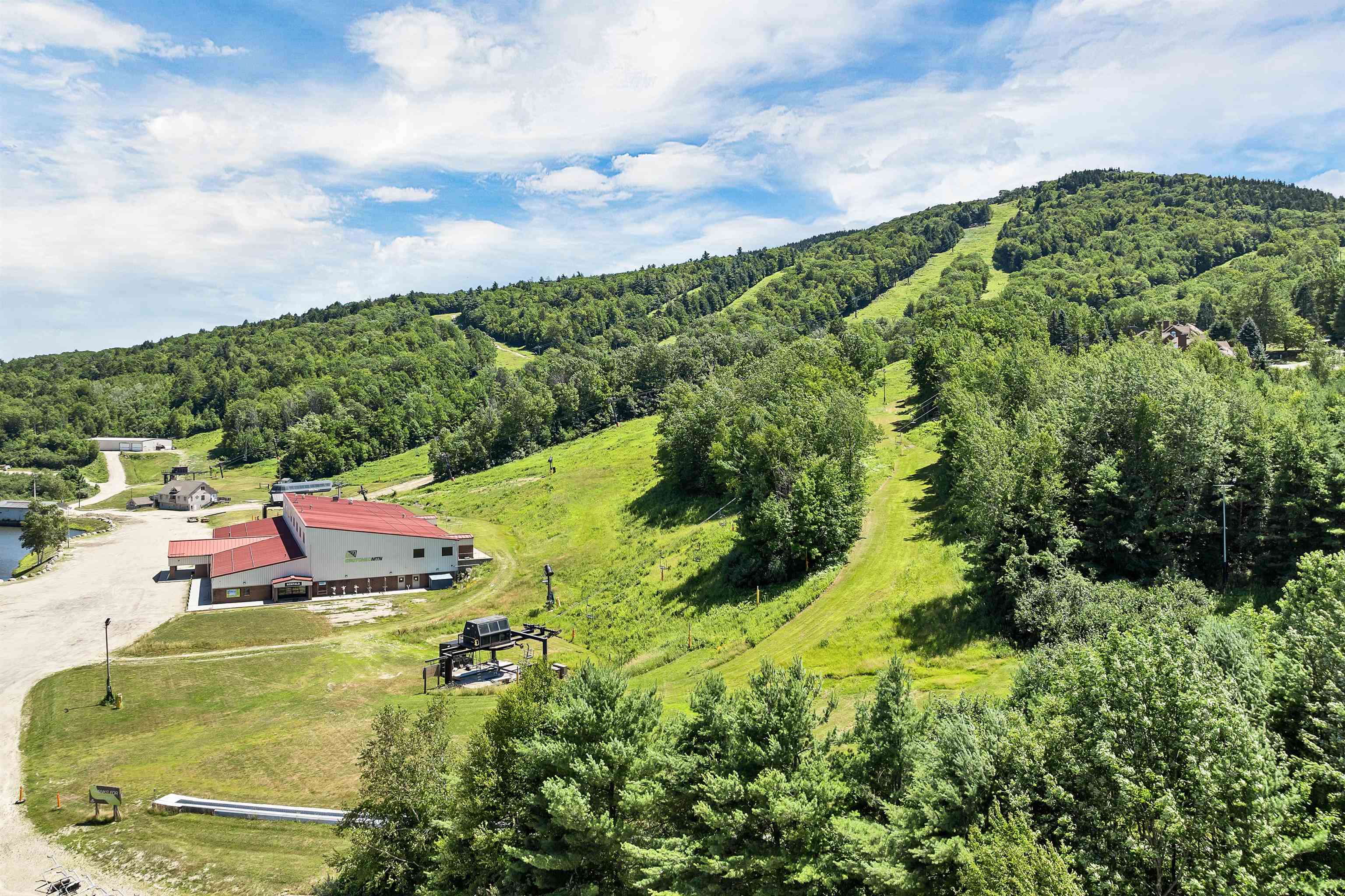 Bennington, New Hampshire, 03442, United States, 3 Bedrooms Bedrooms, ,2 BathroomsBathrooms,Residential,For Sale,1898255