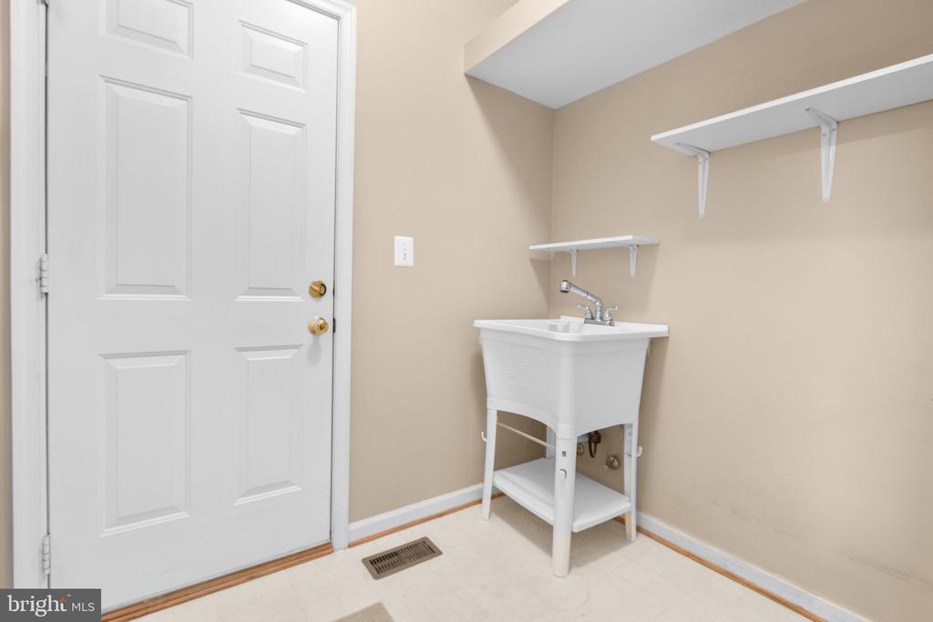 Stafford, Virginia, 22554, United States, 4 Bedrooms Bedrooms, ,4 BathroomsBathrooms,Residential,For Sale,2009309