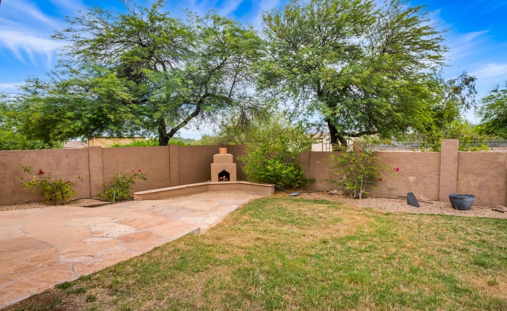  512 E Jordon Lane  Phoenix, AZ - 物件實景