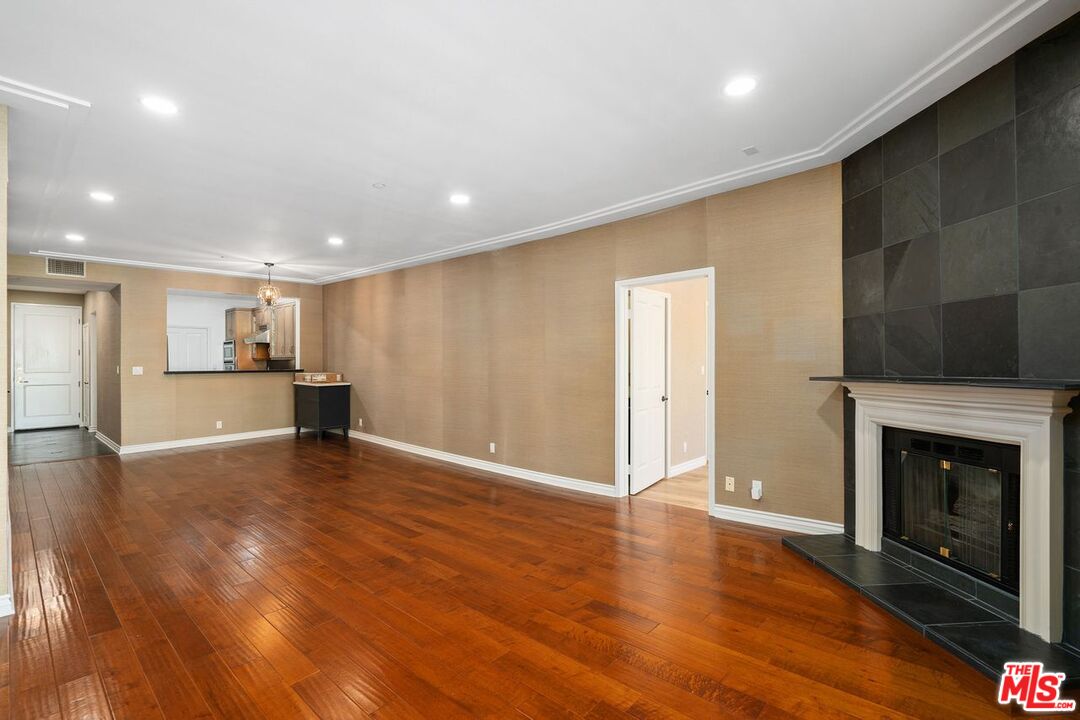 West Hollywood, California, 90048, United States, 2 Bedrooms Bedrooms, ,3 BathroomsBathrooms,Residential,For Sale,1762053