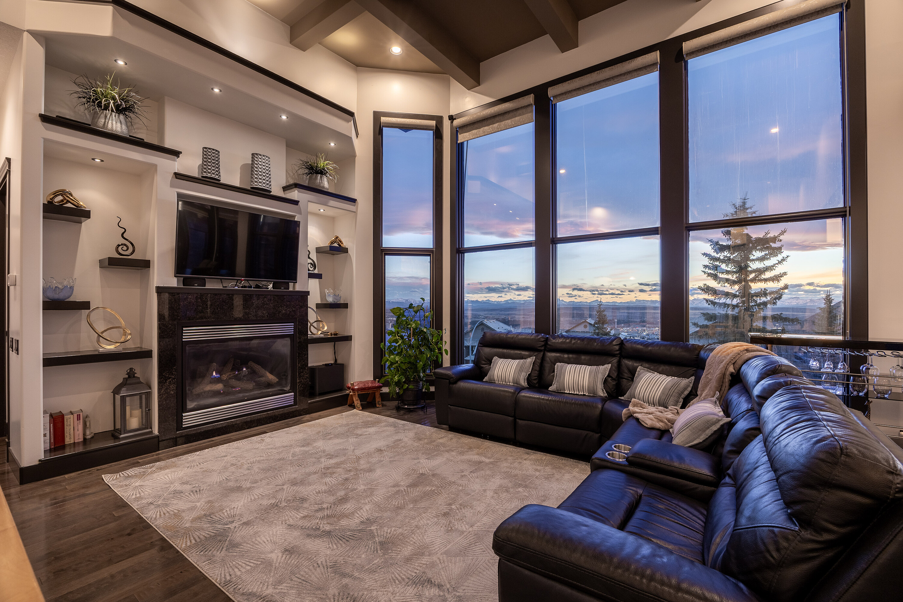  Elevated Mountain View Living - 物件實景