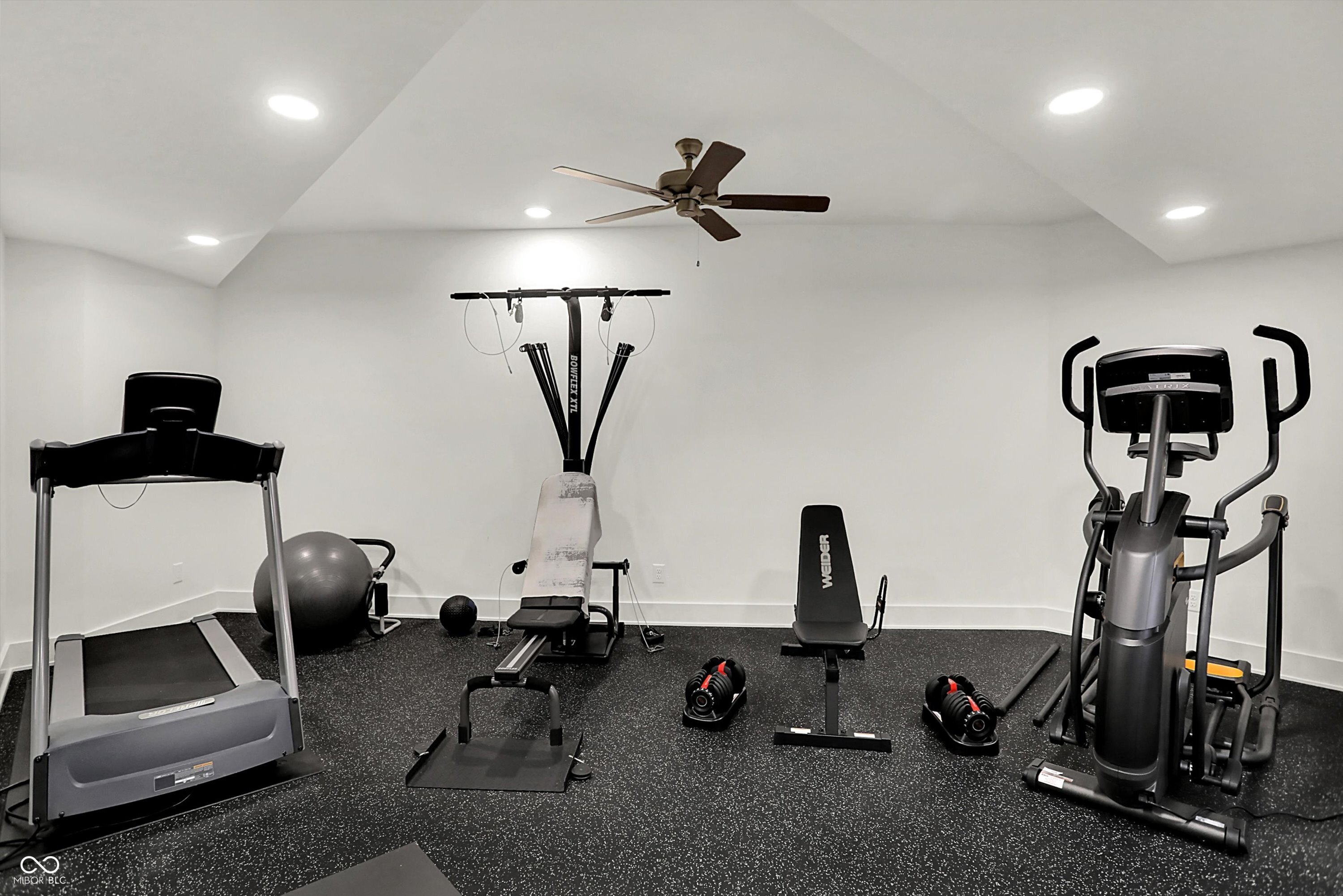 Bargersville, Indiana, 46106, United States, 5 Bedrooms Bedrooms, ,6 BathroomsBathrooms,Residential,For Sale,1983672