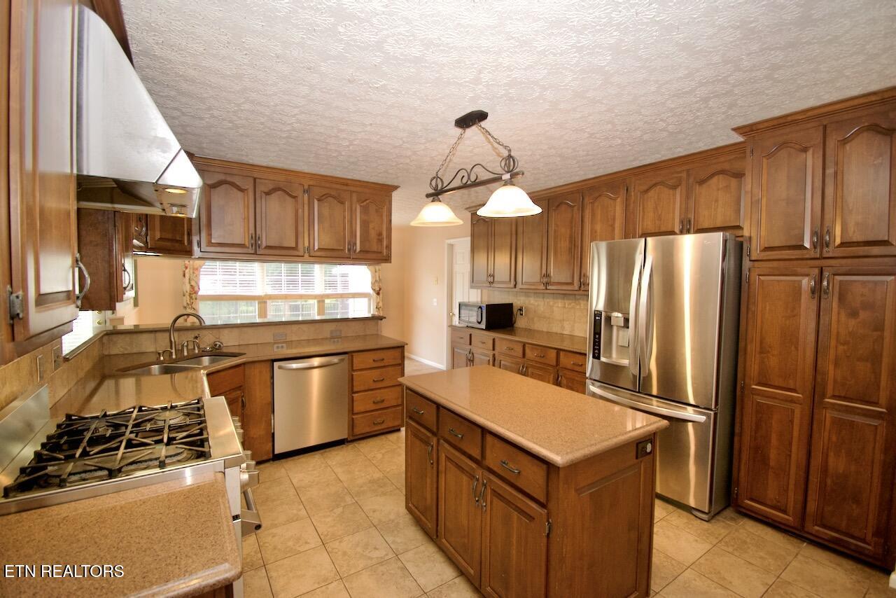Maryville, Tennessee, 37803, United States, 3 Bedrooms Bedrooms, ,3 BathroomsBathrooms,Residential,For Sale,1857771