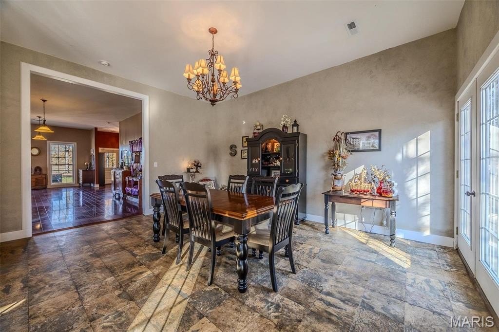 Lebanon, Missouri, 65536, United States, 4 Bedrooms Bedrooms, ,4 BathroomsBathrooms,Residential,For Sale,1976703