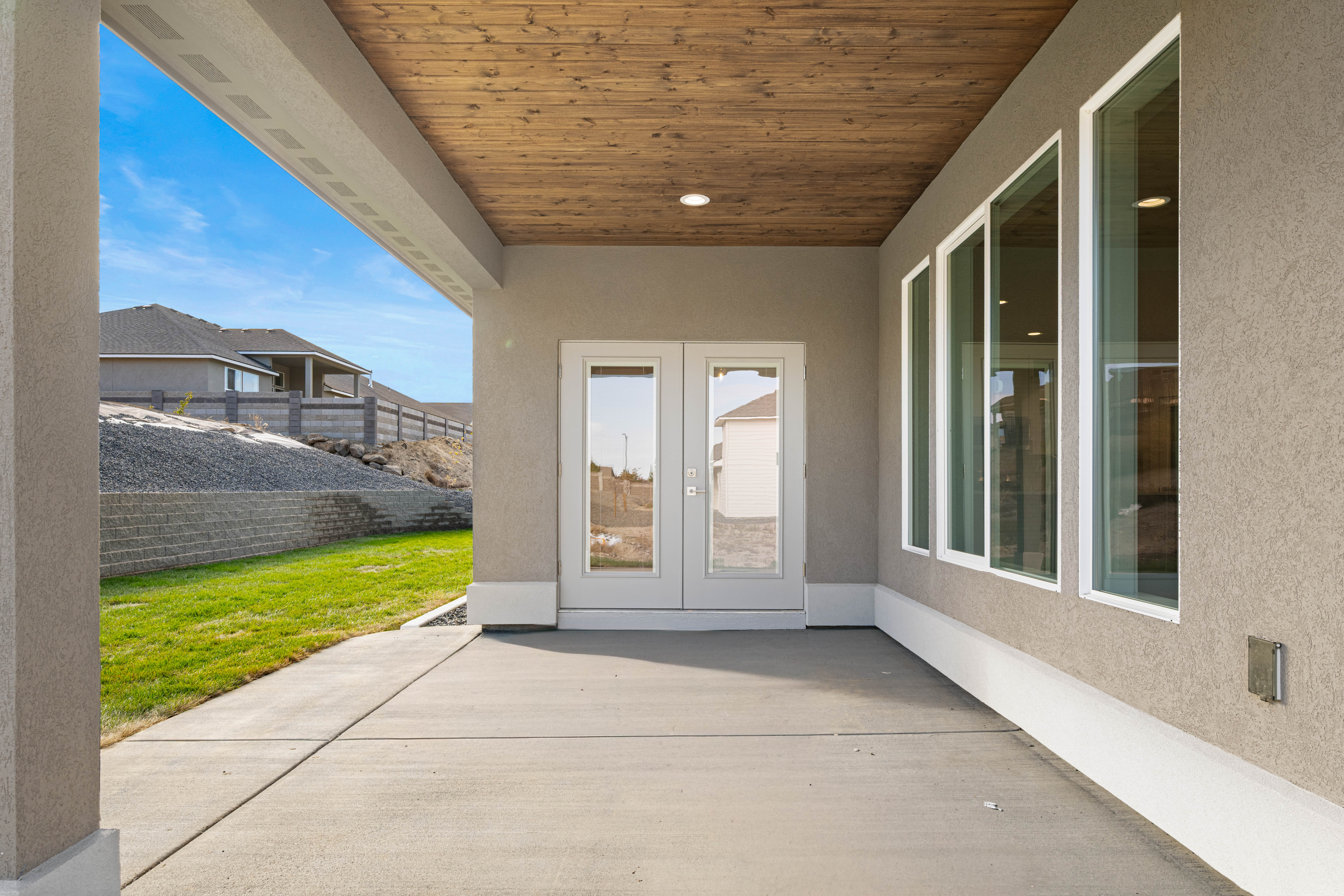 Apple Valley Gem with4 Beds and Custom Finishes - 物件實景