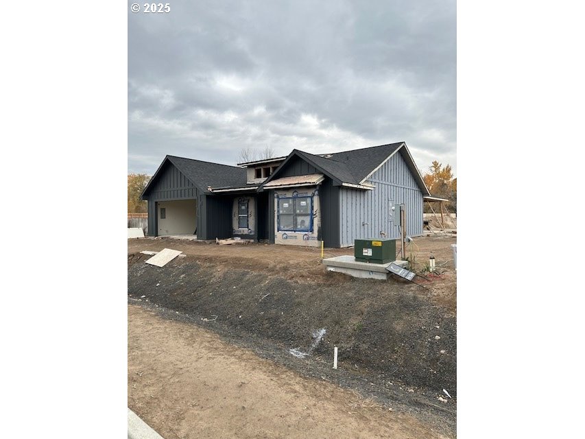 Pendleton, Oregon, 97801, United States, 3 Bedrooms Bedrooms, ,2 BathroomsBathrooms,Residential,For Sale,1993501