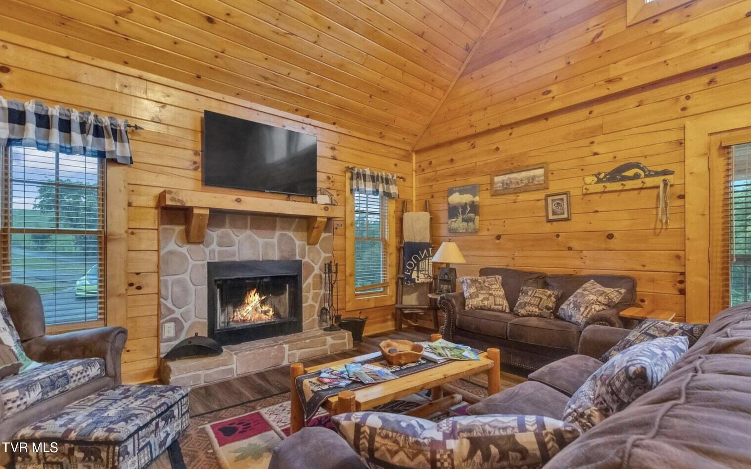 Sevierville, Tennessee, 37862, United States, 2 Bedrooms Bedrooms, ,2 BathroomsBathrooms,Residential,For Sale,2006449