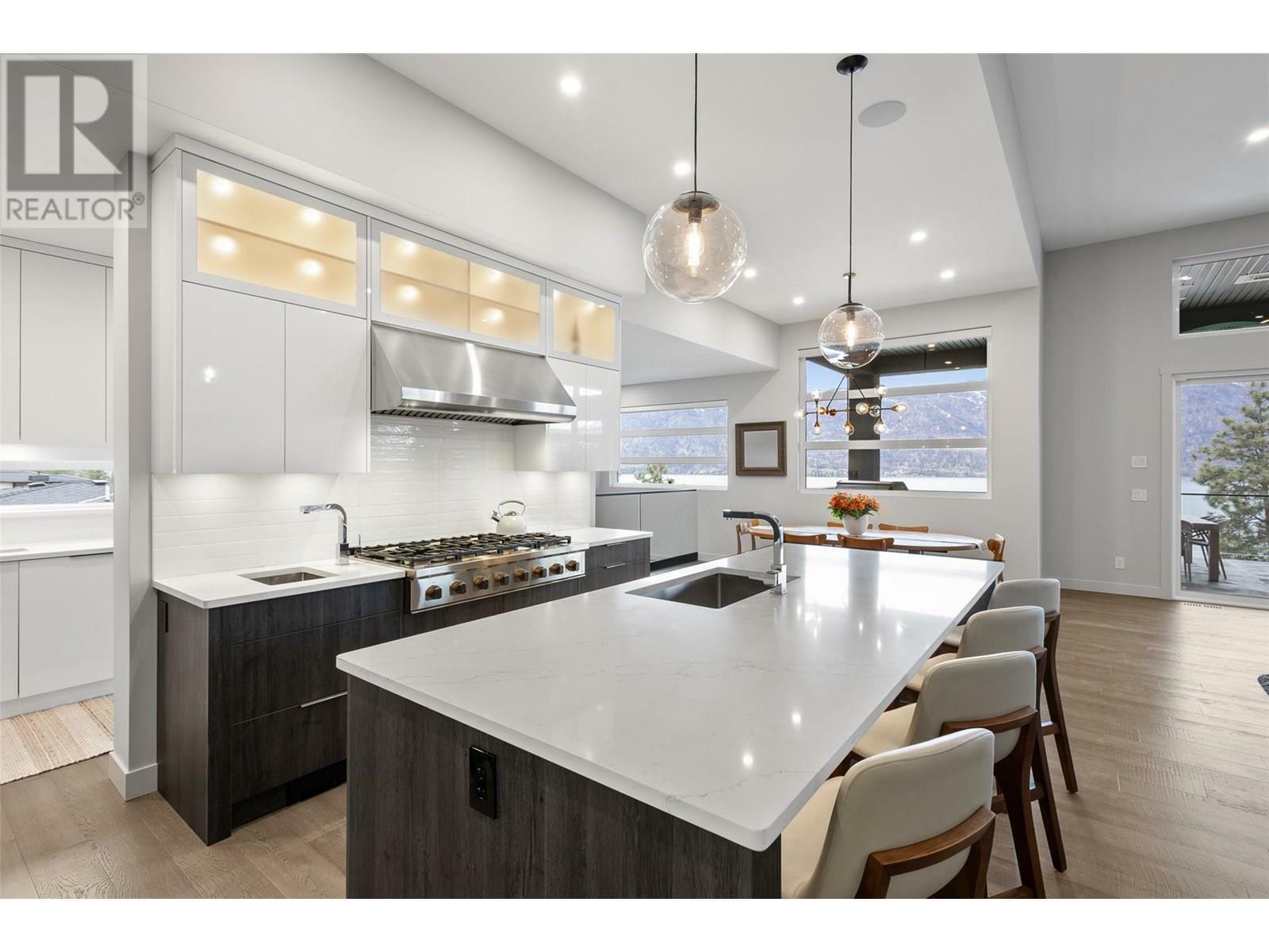 KELOWNA, British Columbia, V4V 1N4, CA, 4 Bedrooms Bedrooms, ,3 BathroomsBathrooms,Residential,For Sale,1859921