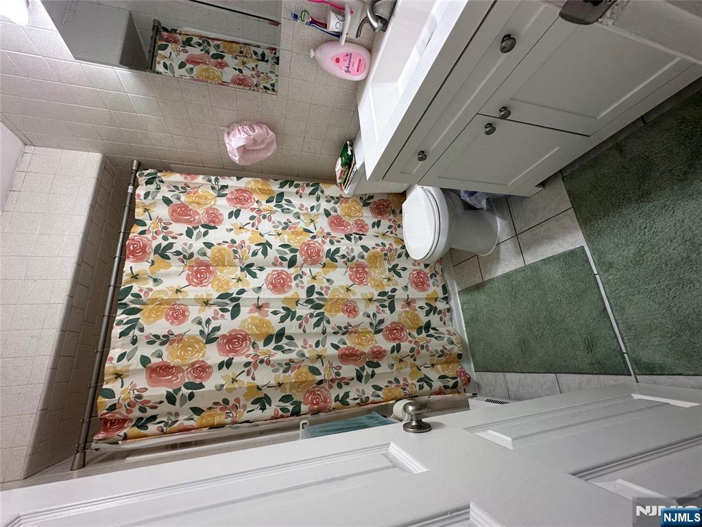 Secaucus, New Jersey, 07094, United States, 8 Bedrooms Bedrooms, ,5 BathroomsBathrooms,Residential,For Sale,1938103