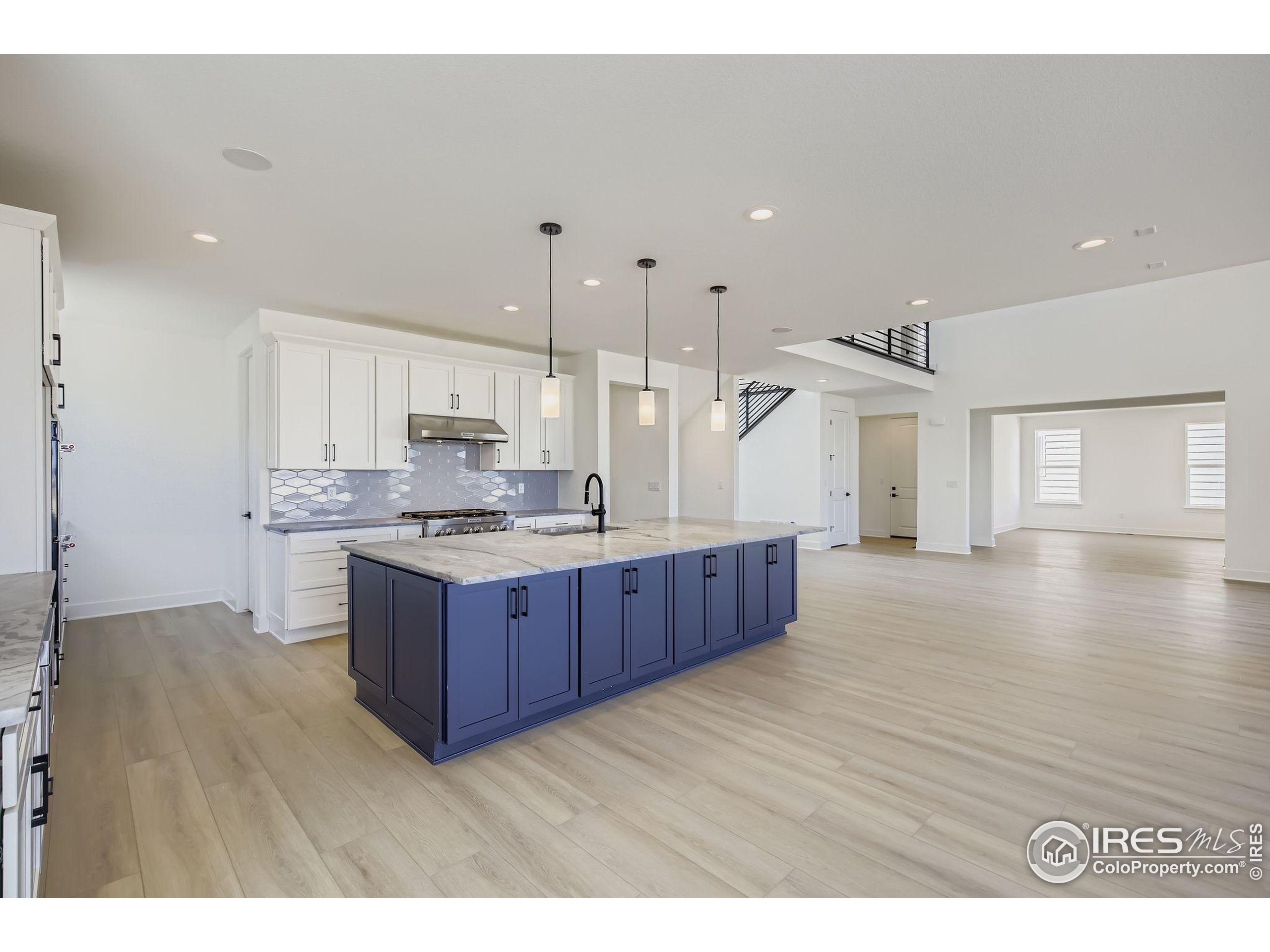 Loveland, Colorado, 80538, United States, 5 Bedrooms Bedrooms, ,6 BathroomsBathrooms,Residential,For Sale,1913101