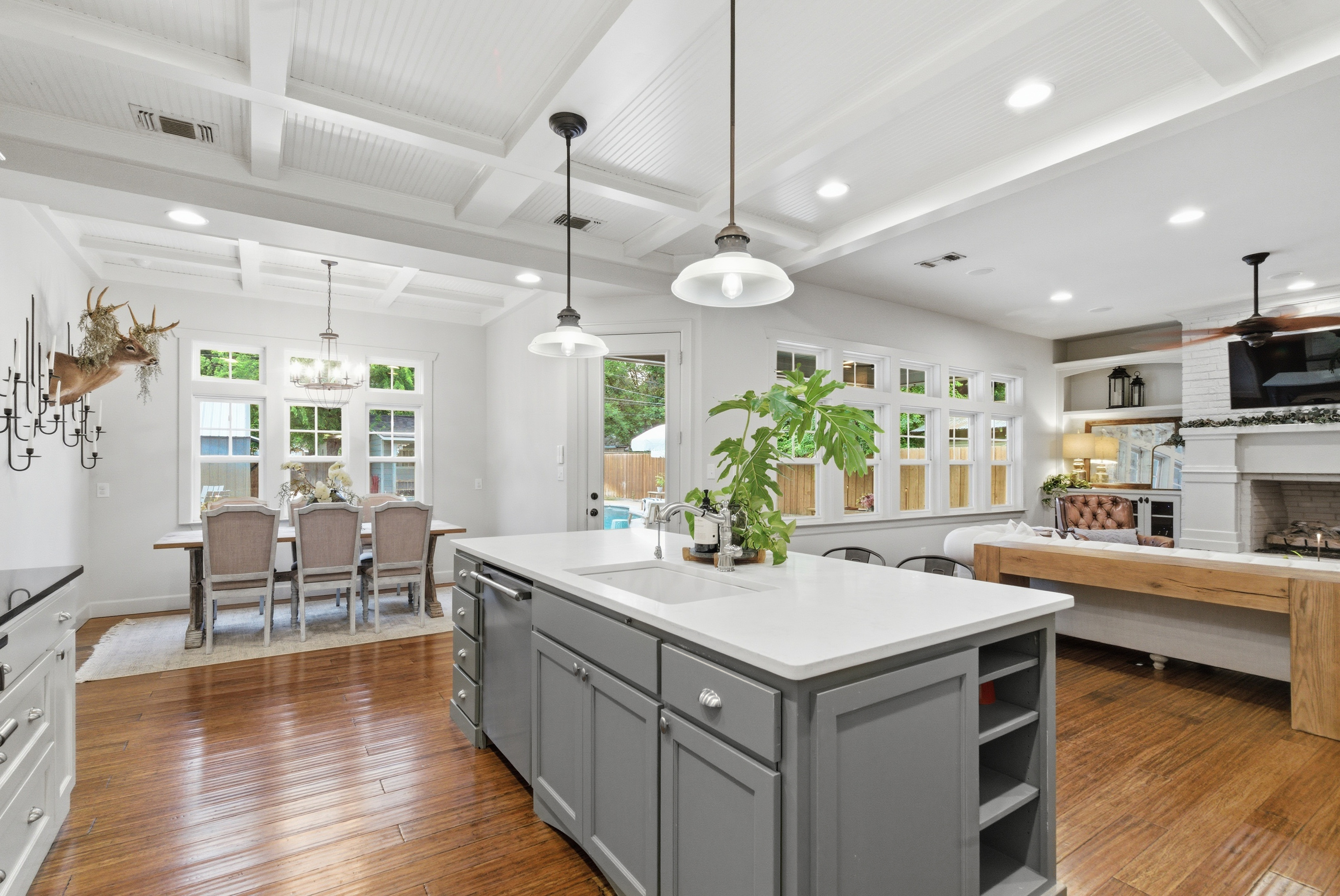  907 Cherry Street  Luxury Home for Sale in Graham, Texas - 物件實景
