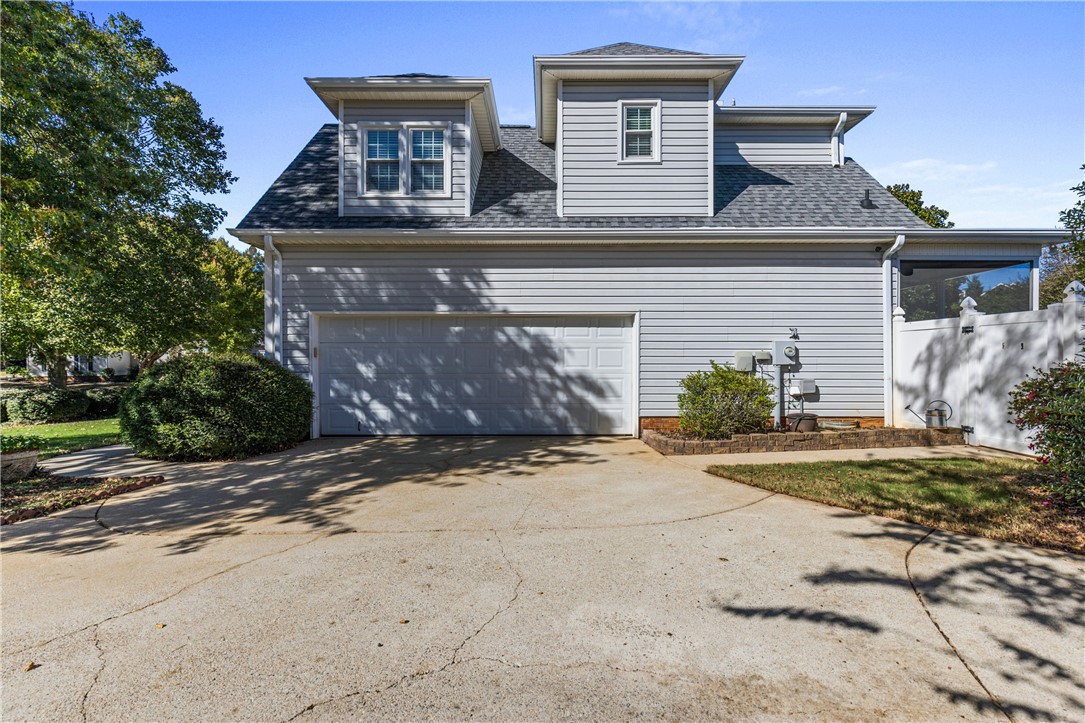 Easley, South Carolina, 29642, United States, 4 Bedrooms Bedrooms, ,3 BathroomsBathrooms,Residential,For Sale,1998365