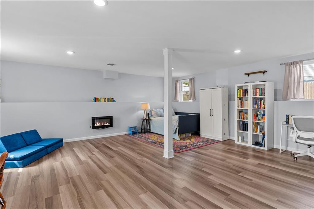 Cranston, Rhode Island, 02910, United States, 3 Bedrooms Bedrooms, ,3 BathroomsBathrooms,Residential,For Sale,1915562