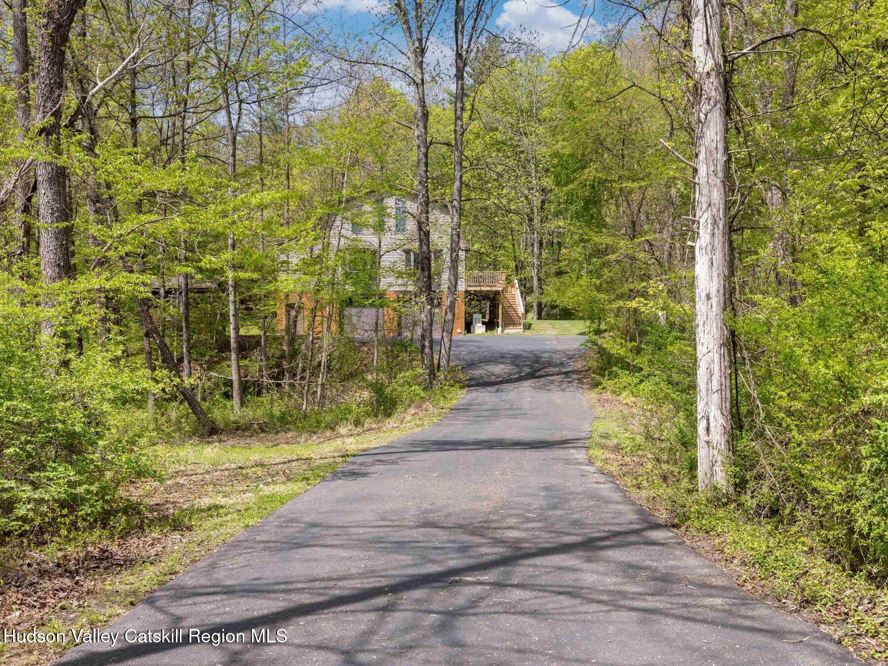 Stone Ridge, New York, 12484, United States, 4 Bedrooms Bedrooms, ,2 BathroomsBathrooms,Residential,For Sale,1804988