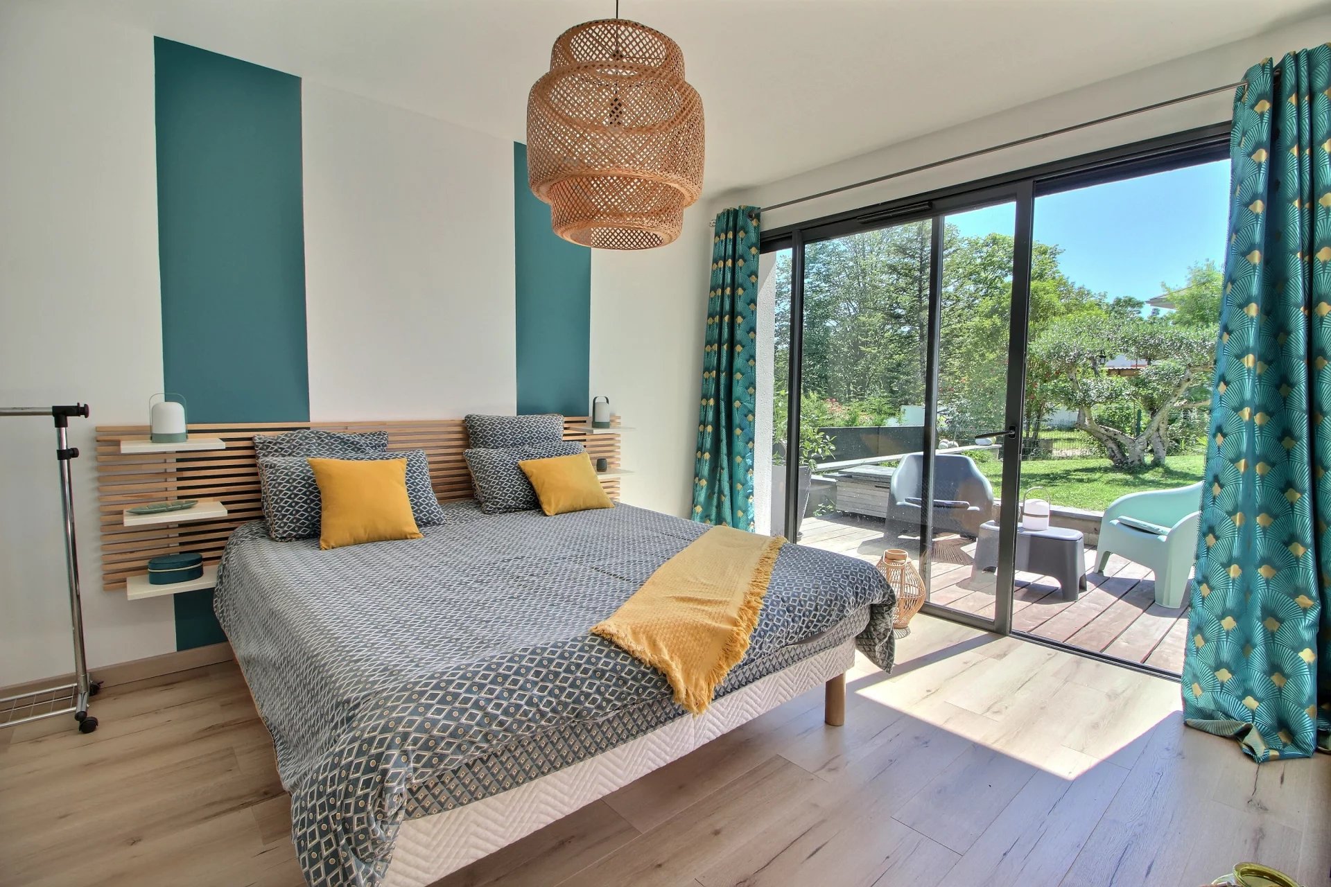 Montussan, New Aquitaine, 33450, FR, 6 Bedrooms Bedrooms, ,3 BathroomsBathrooms,Residential,For Sale,1826689
