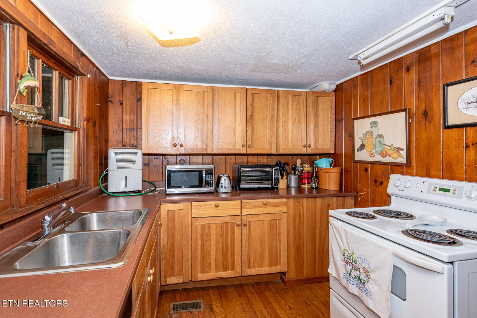 Townsend, Tennessee, 37882, United States, 1 Bedroom Bedrooms, ,1 BathroomBathrooms,Residential,For Sale,1973963