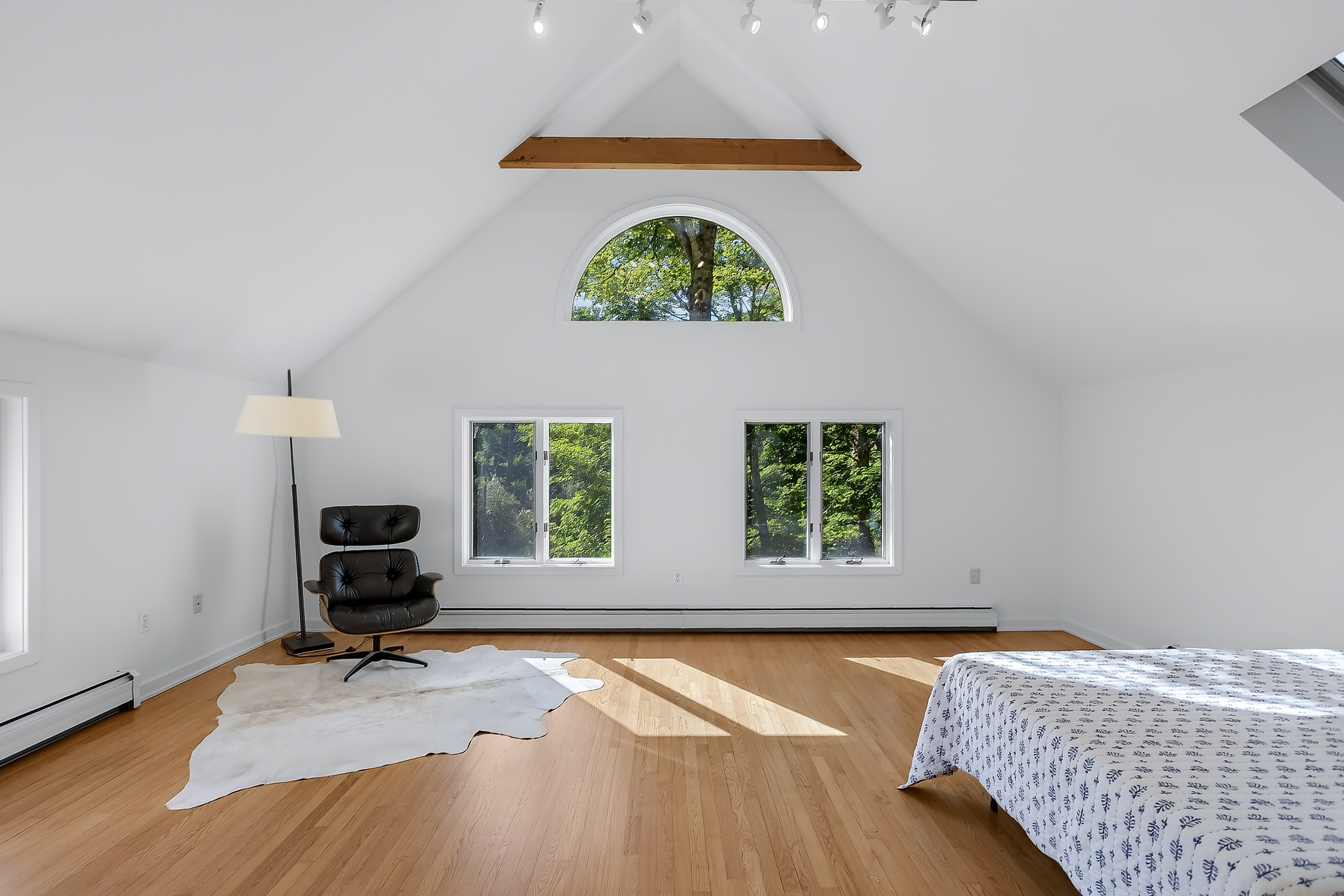  Light-Filled Contemporary Retreat Moments from Downtown - 物件實景