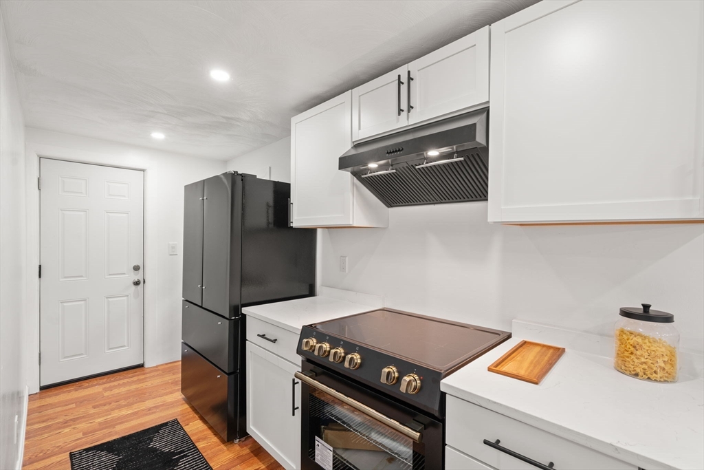 Needham, Massachusetts, 02492, United States, 3 Bedrooms Bedrooms, ,2 BathroomsBathrooms,Residential,For Sale,1847293