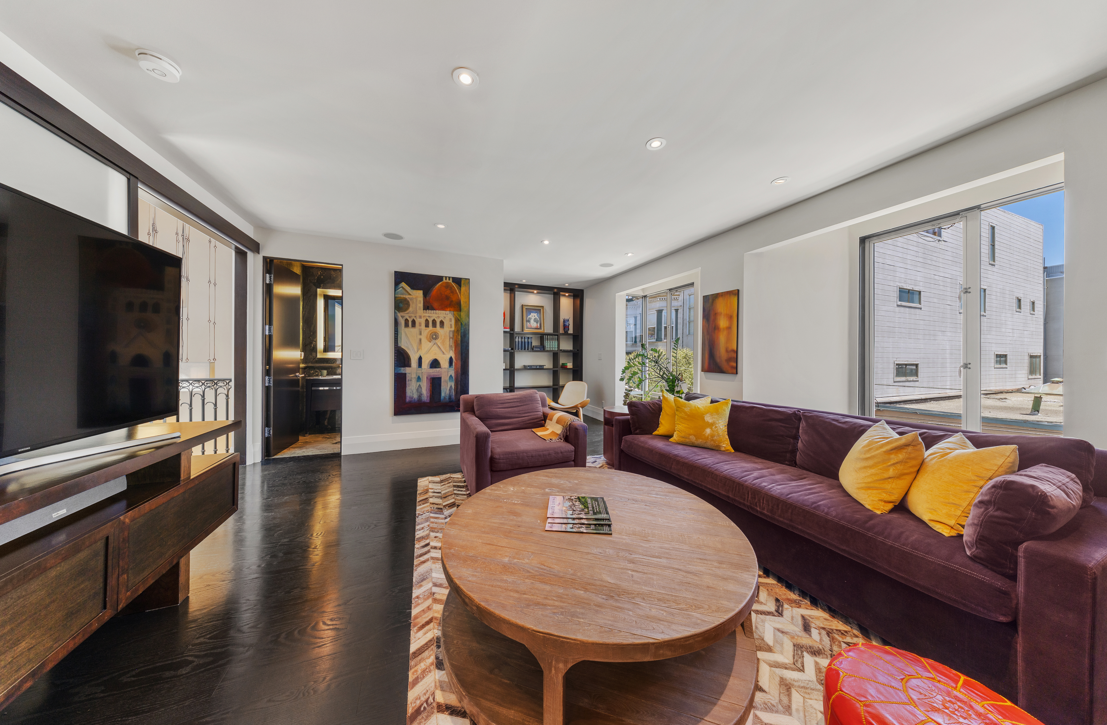  Spectacular Renovated SOMA Home with Rare Museum-Like 7-Car Garage - 物件實景