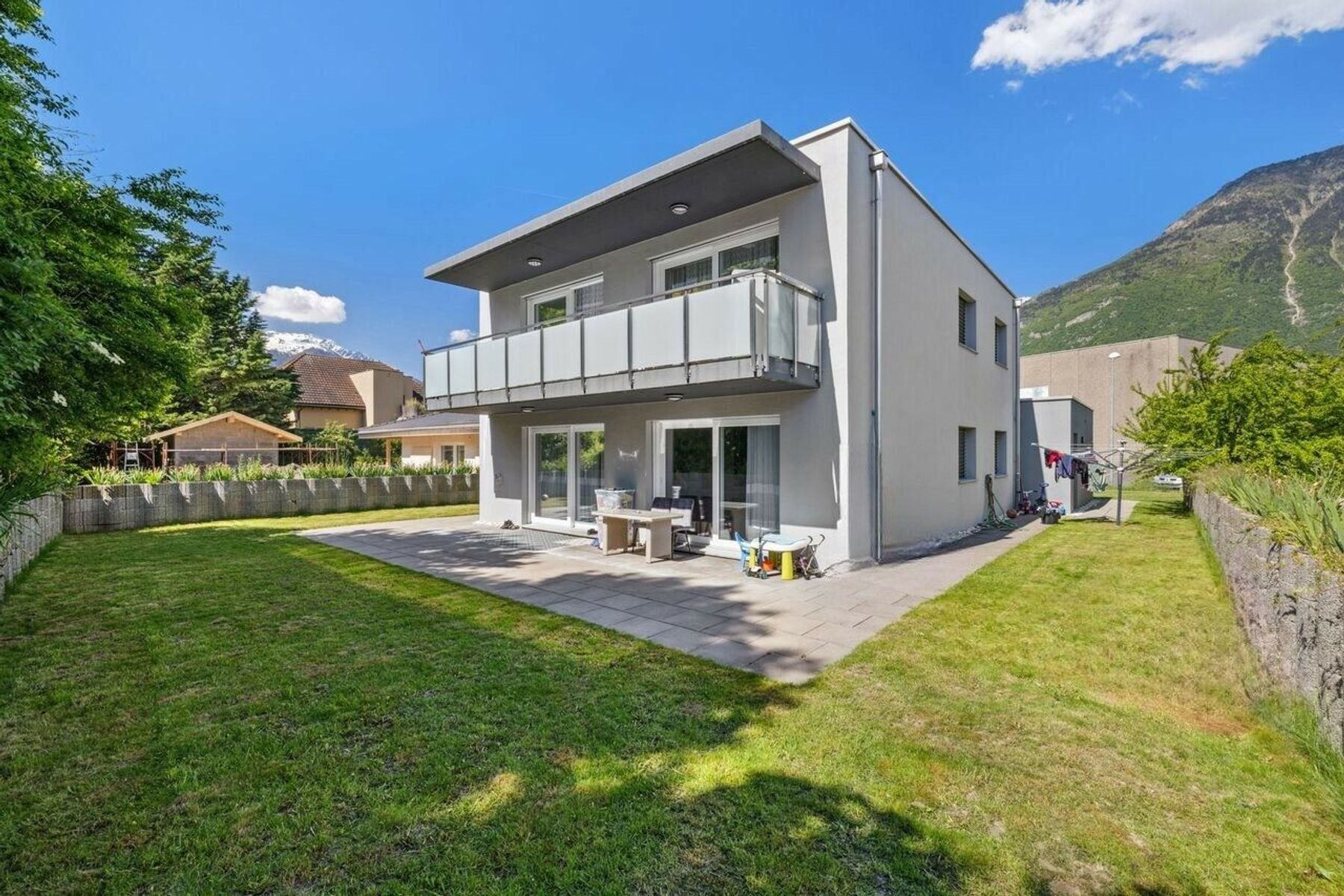  2-family residential property in Charrat - 物件實景