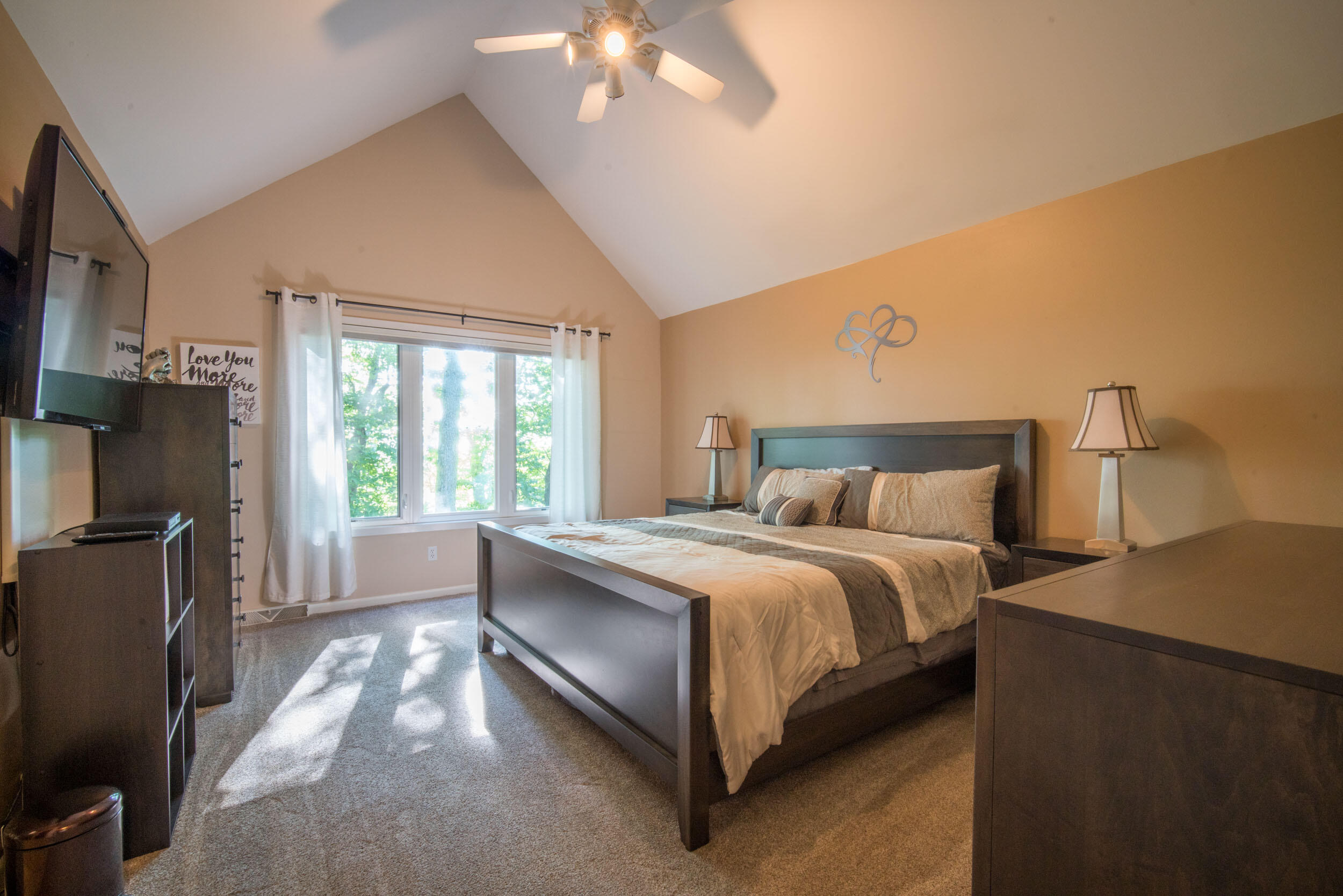 West Bend, Wisconsin, 53095, United States, 4 Bedrooms Bedrooms, ,3 BathroomsBathrooms,Residential,For Sale,1901192