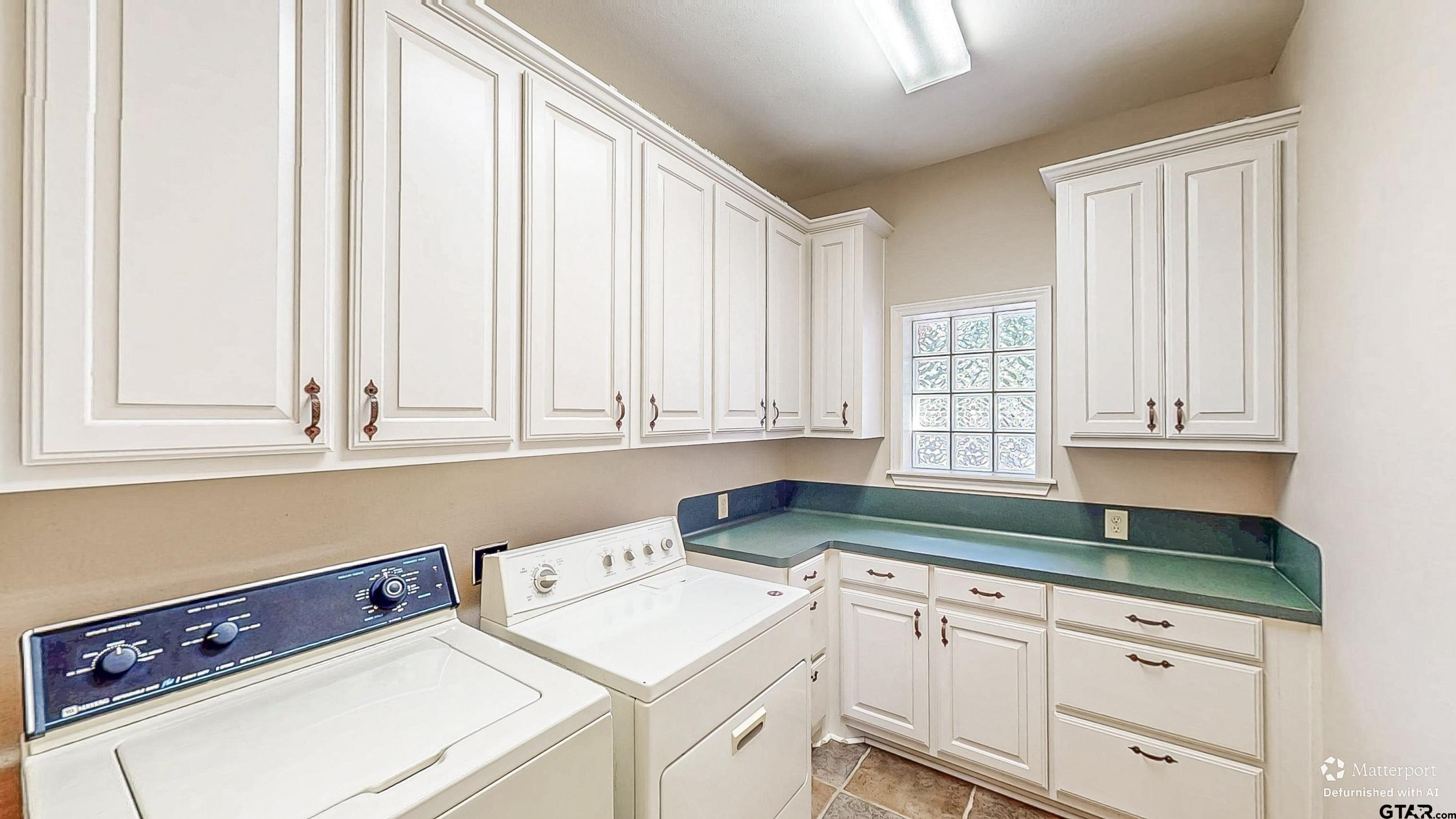 Bullard, Texas, 75757, United States, 3 Bedrooms Bedrooms, ,3 BathroomsBathrooms,Residential,For Sale,1917239