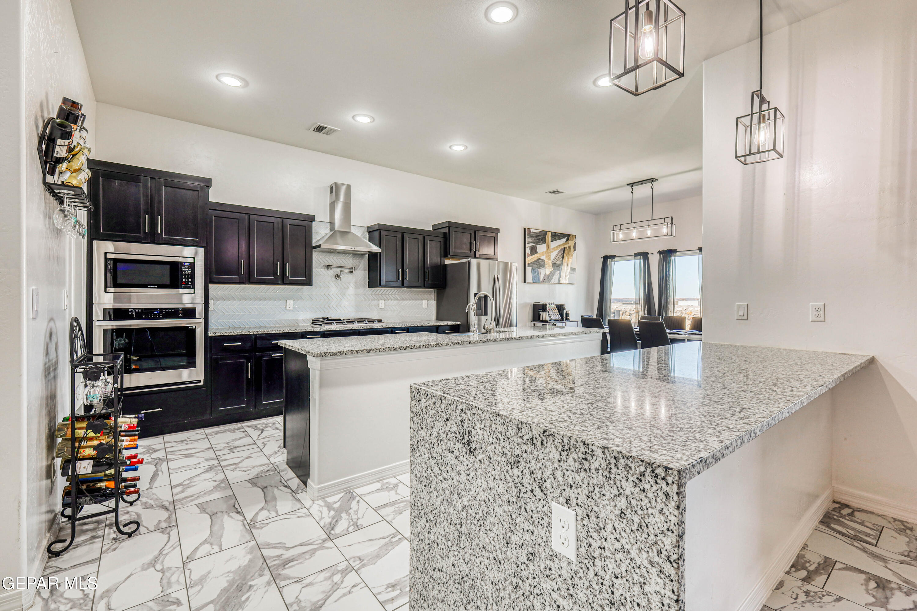 El Paso, Texas, 79911, United States, 5 Bedrooms Bedrooms, ,4 BathroomsBathrooms,Residential,For Sale,1969245