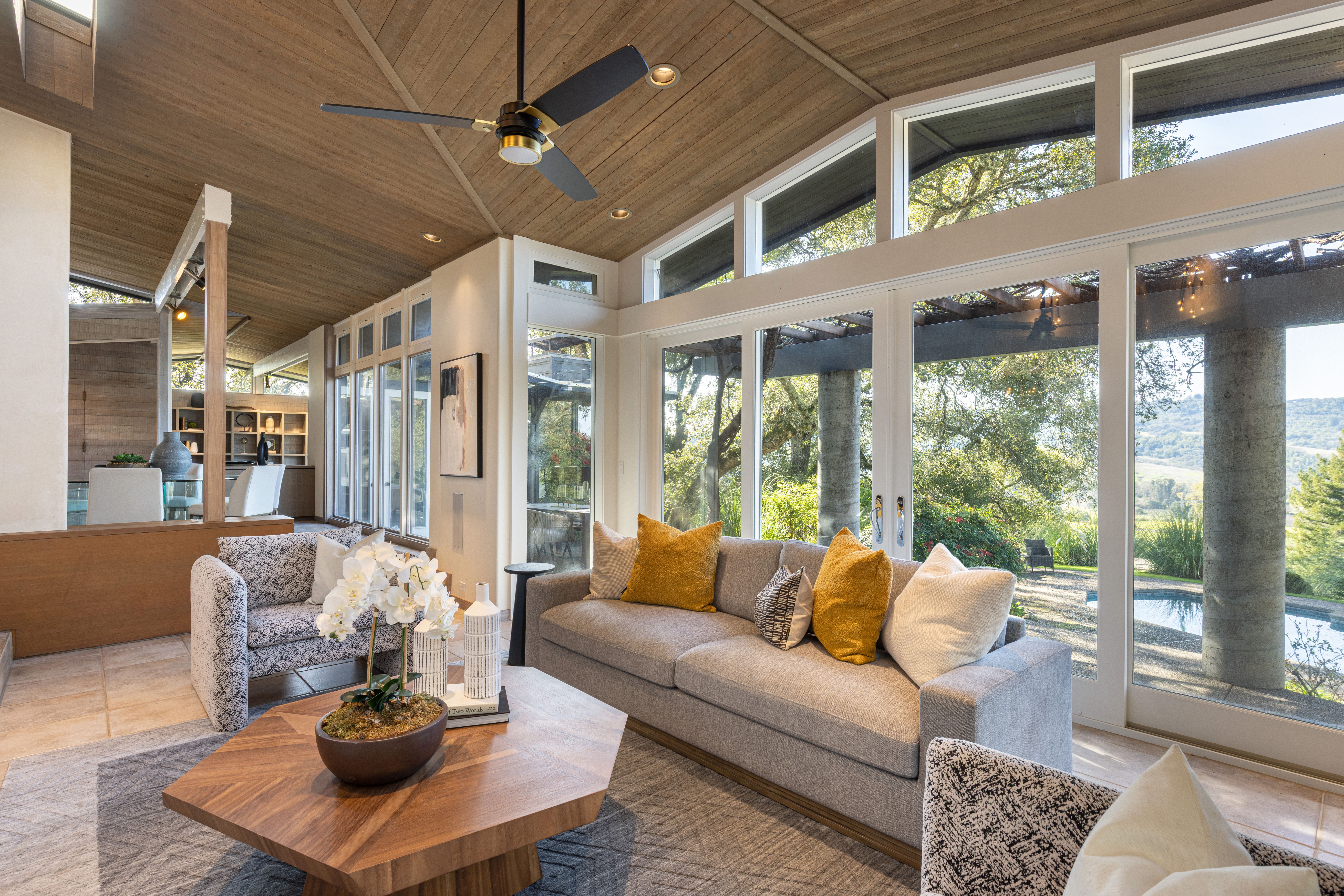  Mid-Century Contemporary Gem on 33 Acres - 物件實景