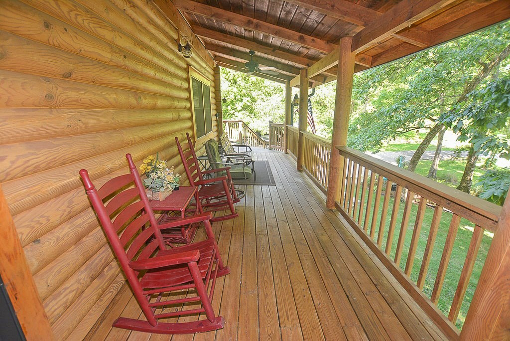 Sevierville, Tennessee, 37876, United States, 2 Bedrooms Bedrooms, ,2 BathroomsBathrooms,Residential,For Sale,1976513