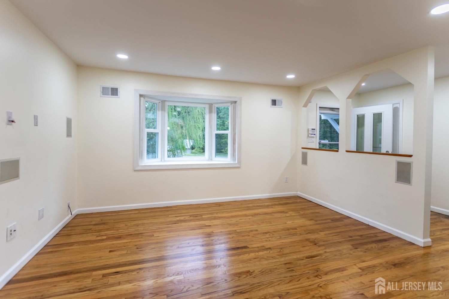 Toms River, New Jersey, 08757, United States, 4 Bedrooms Bedrooms, ,2 BathroomsBathrooms,Residential,For Sale,1982321