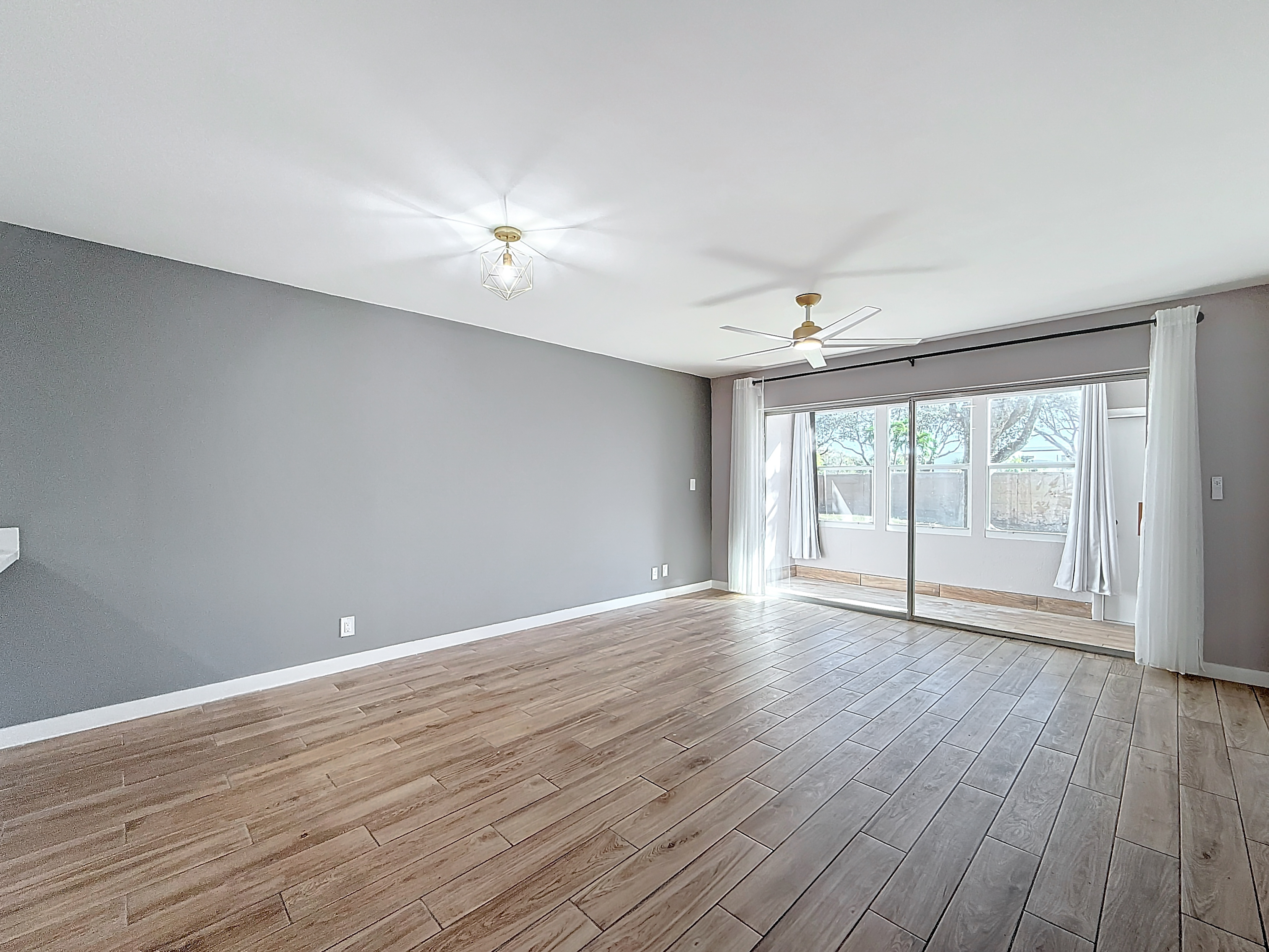  8818 W Mcnab Road, Tamarac, FL, 33321 - 物件實景