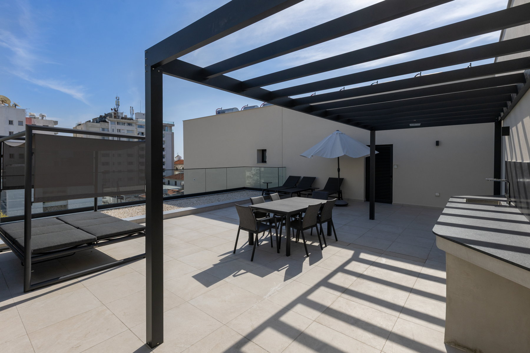  Studio with Rooftop Pool 100 m from the Beach in Limassol Historical Centre - 物件實景
