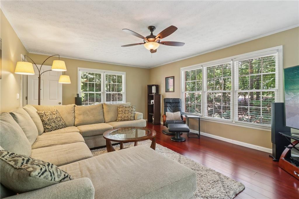 Flowery Branch, Georgia, 30542, United States, 4 Bedrooms Bedrooms, ,3 BathroomsBathrooms,Residential,For Sale,1923417