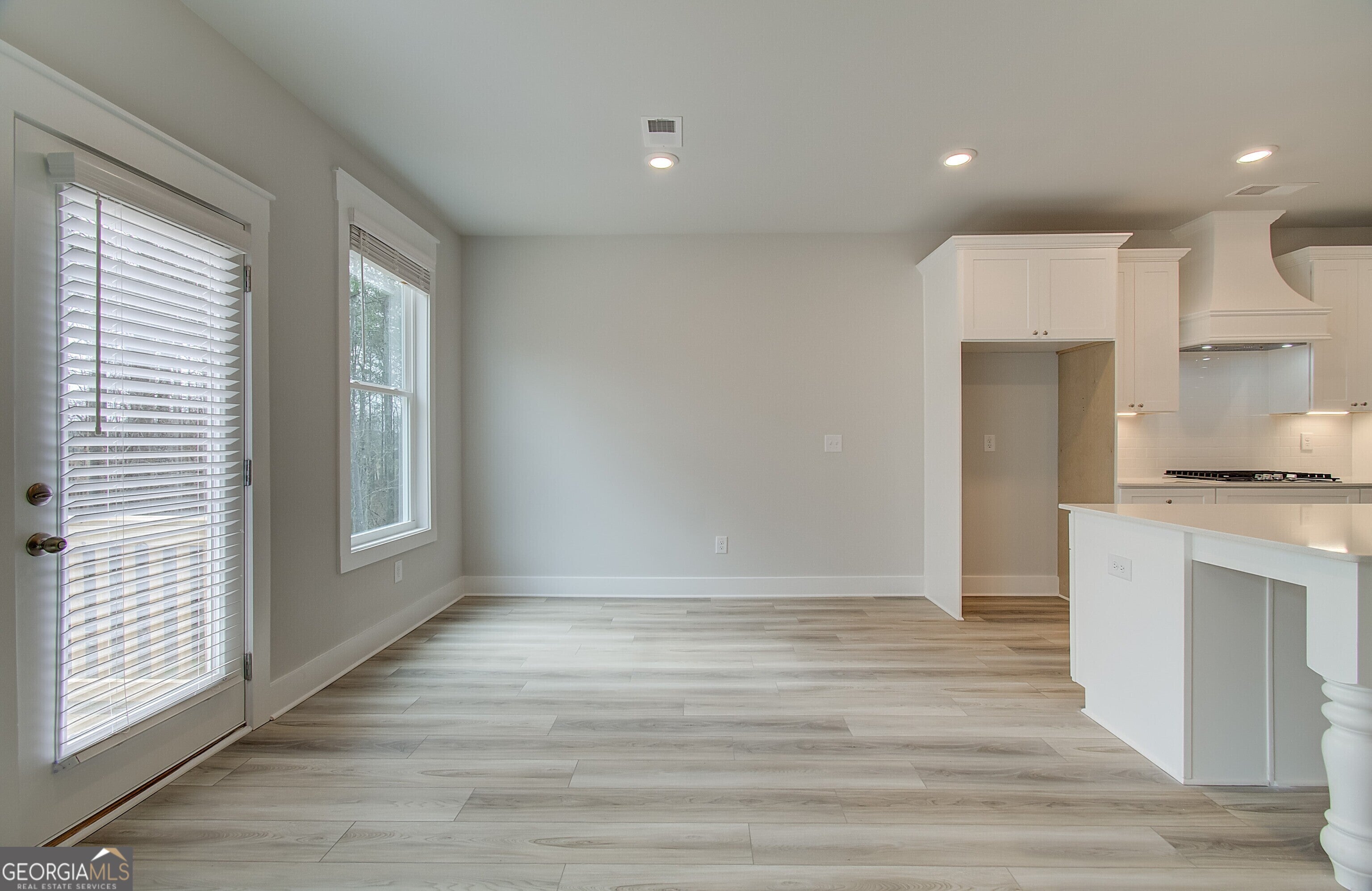 Senoia, Georgia, 30276, United States, 4 Bedrooms Bedrooms, ,4 BathroomsBathrooms,Residential,For Sale,2008995