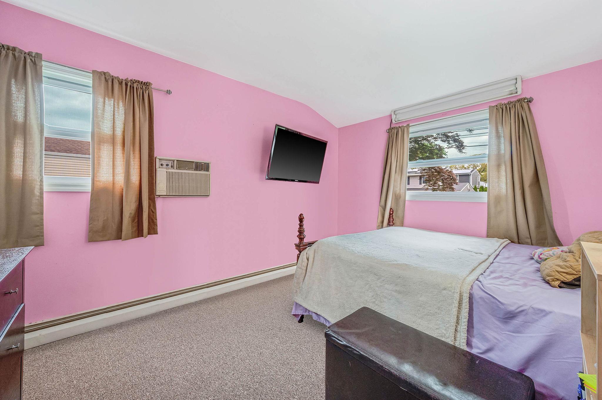 Centereach, New York, 11720, United States, 3 Bedrooms Bedrooms, ,3 BathroomsBathrooms,Residential,For Sale,1821298