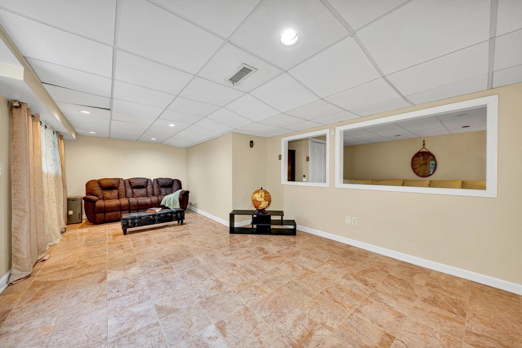 Mansfield, Massachusetts, 02048, United States, 4 Bedrooms Bedrooms, ,3 BathroomsBathrooms,Residential,For Sale,2009096