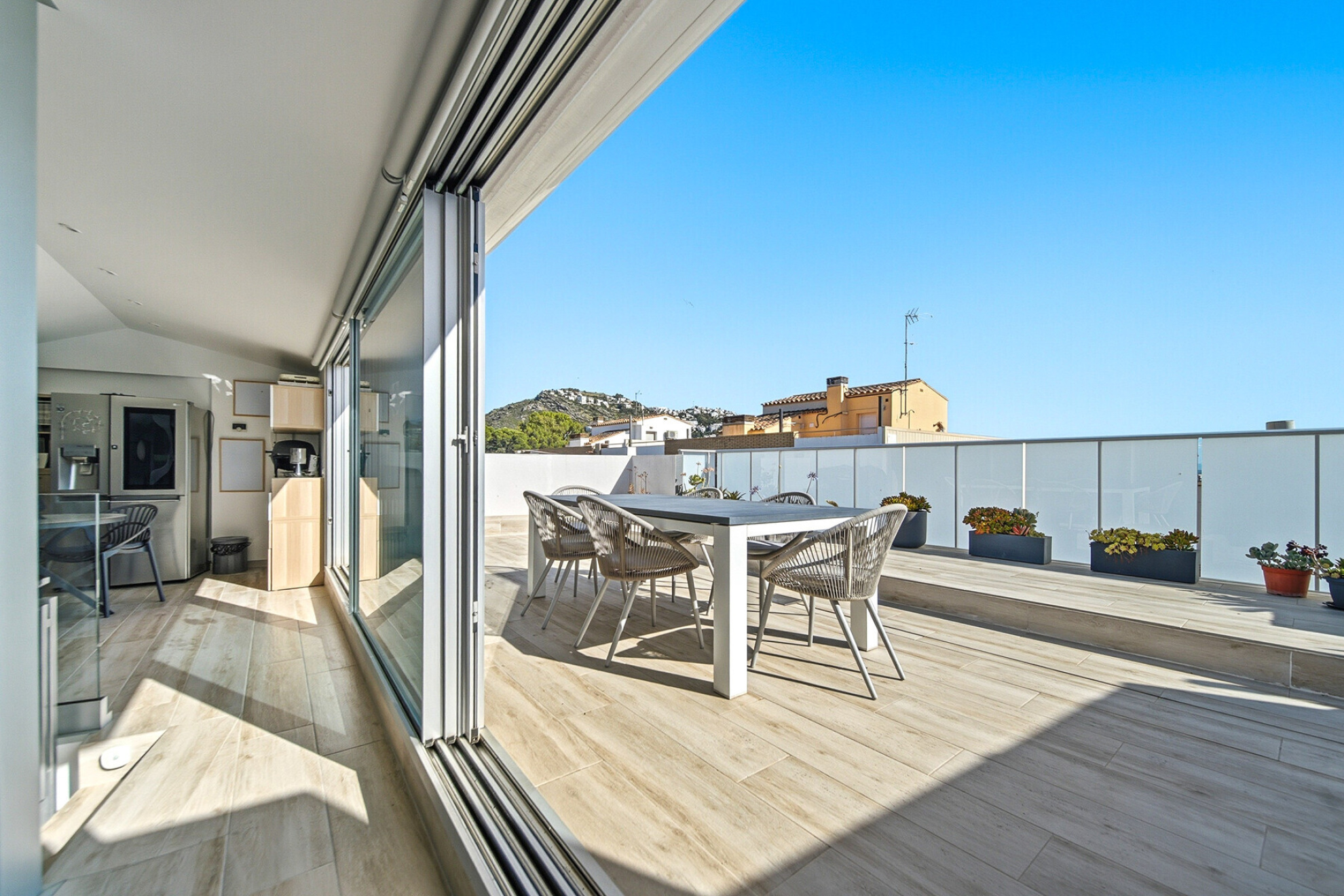  Contemporary duplex penthouse with a terrace and partial ocean view in Roses - 物件實景