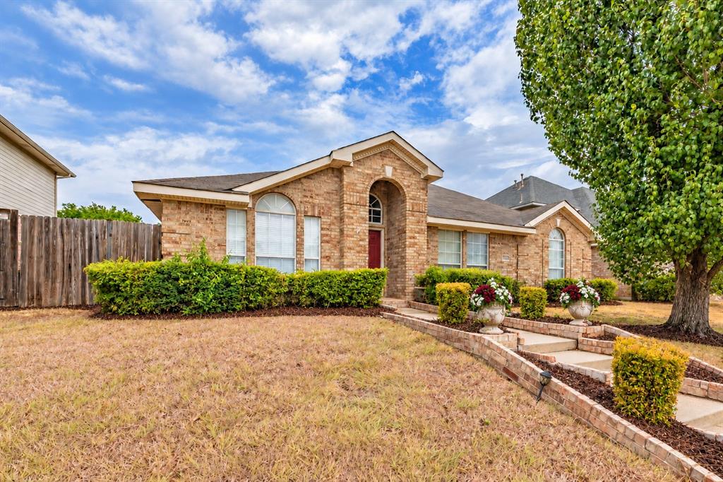 Kingswood Blvd, Grand Prairie, TX 75052