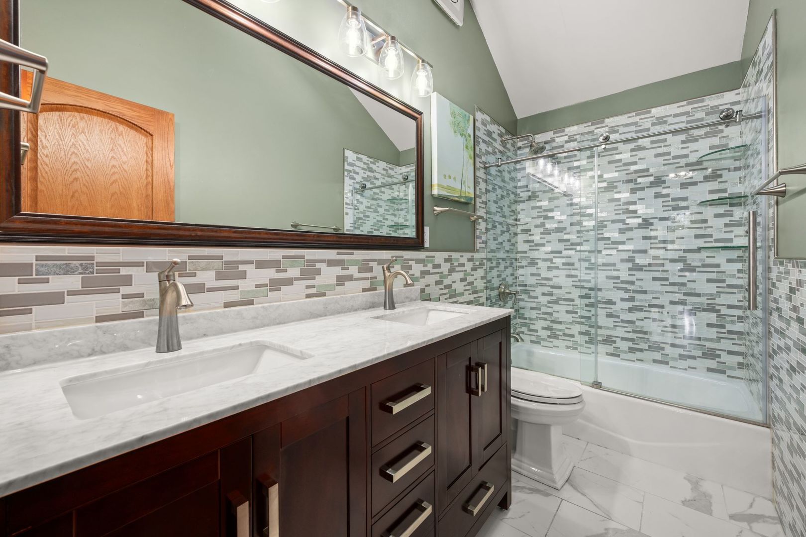 West Chicago, Illinois, 60185, United States, 4 Bedrooms Bedrooms, ,4 BathroomsBathrooms,Residential,For Sale,1991101